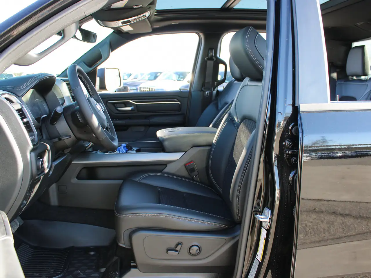 RAM 1500 photo RAM 1500