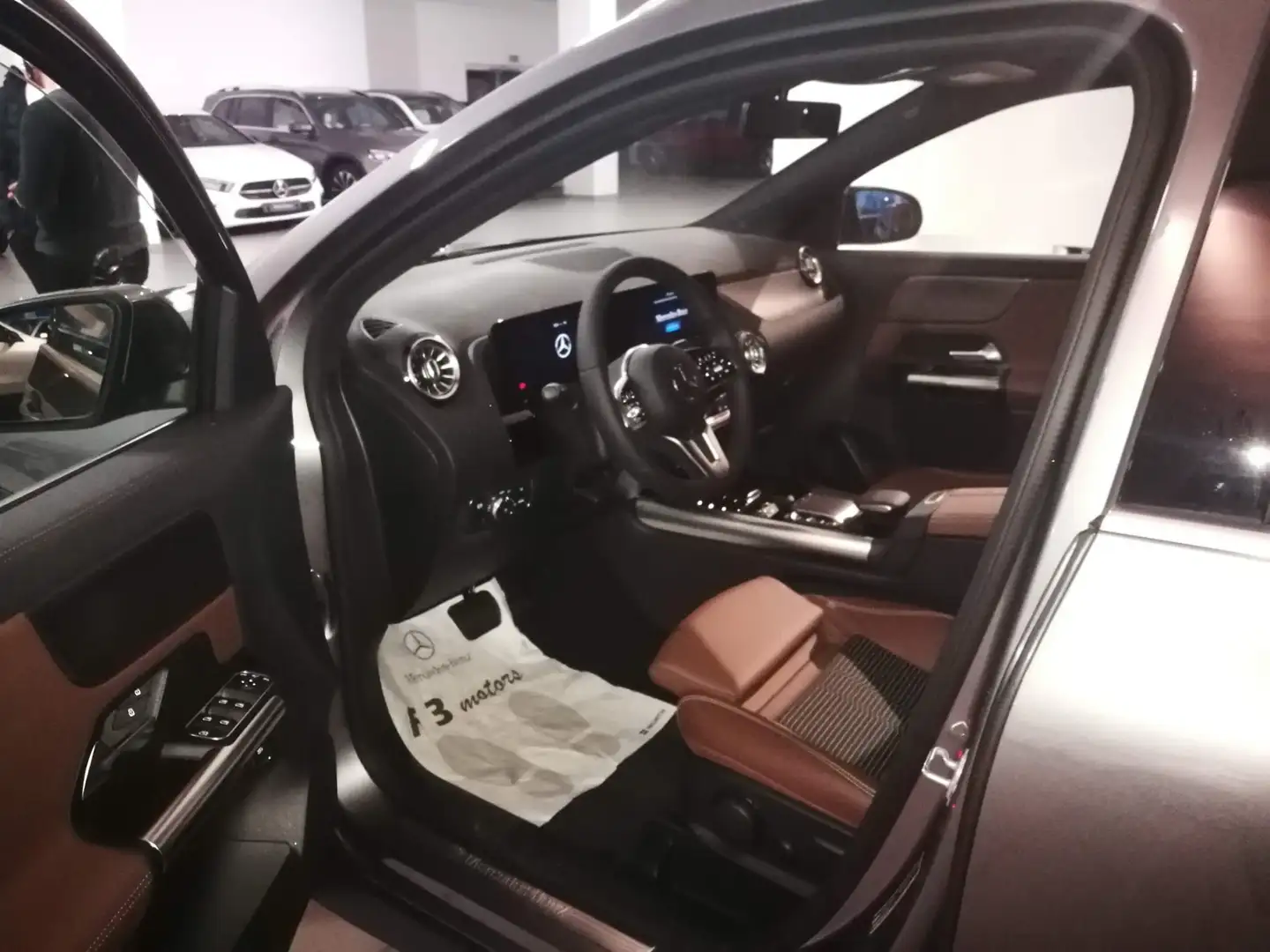 Mercedes-Benz 200 GLA200D SPORT PLUS Šedá - 1