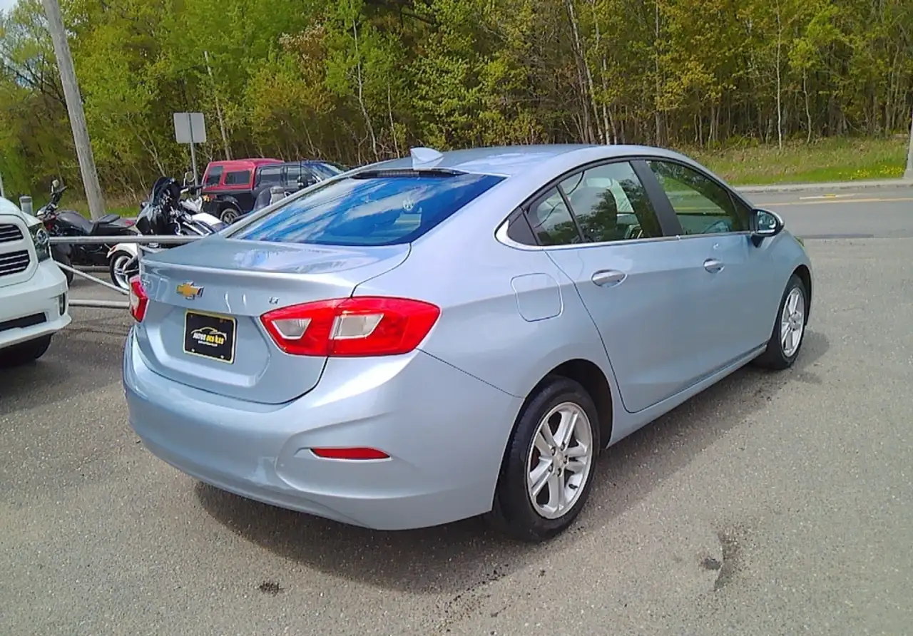 Chevrolet Cruze снимка Chevrolet Cruze