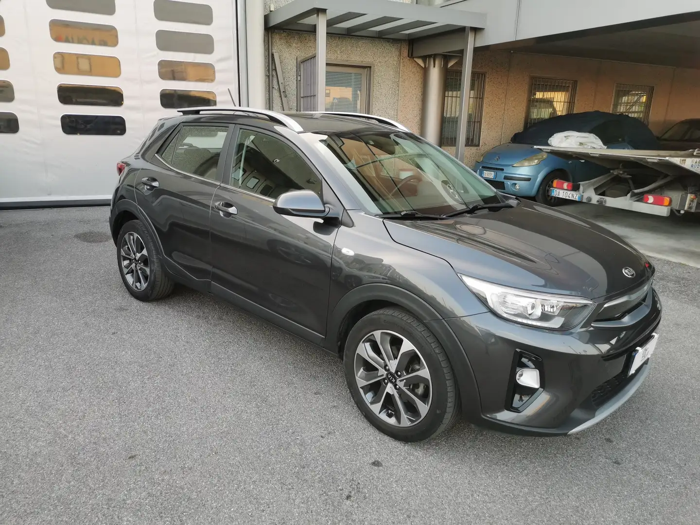 Kia Stonic 1.4 mpi Style Adas Pack 100cv Gris - 1