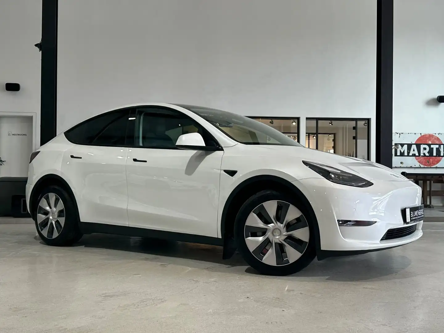 Tesla Model Y Long Range Dual AWD *Autopilot,Leder* Bílá - 2