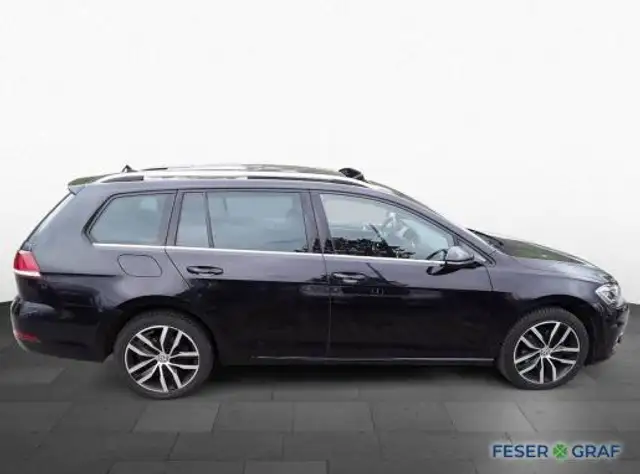 Volkswagen Golf view 5