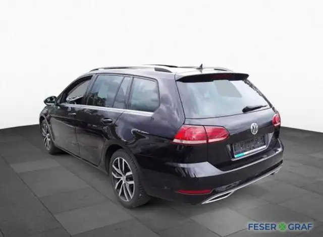 Volkswagen Golf view 4
