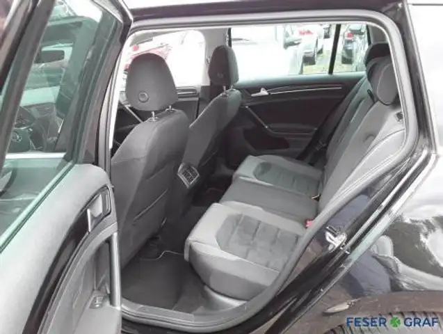Volkswagen Golf view 10