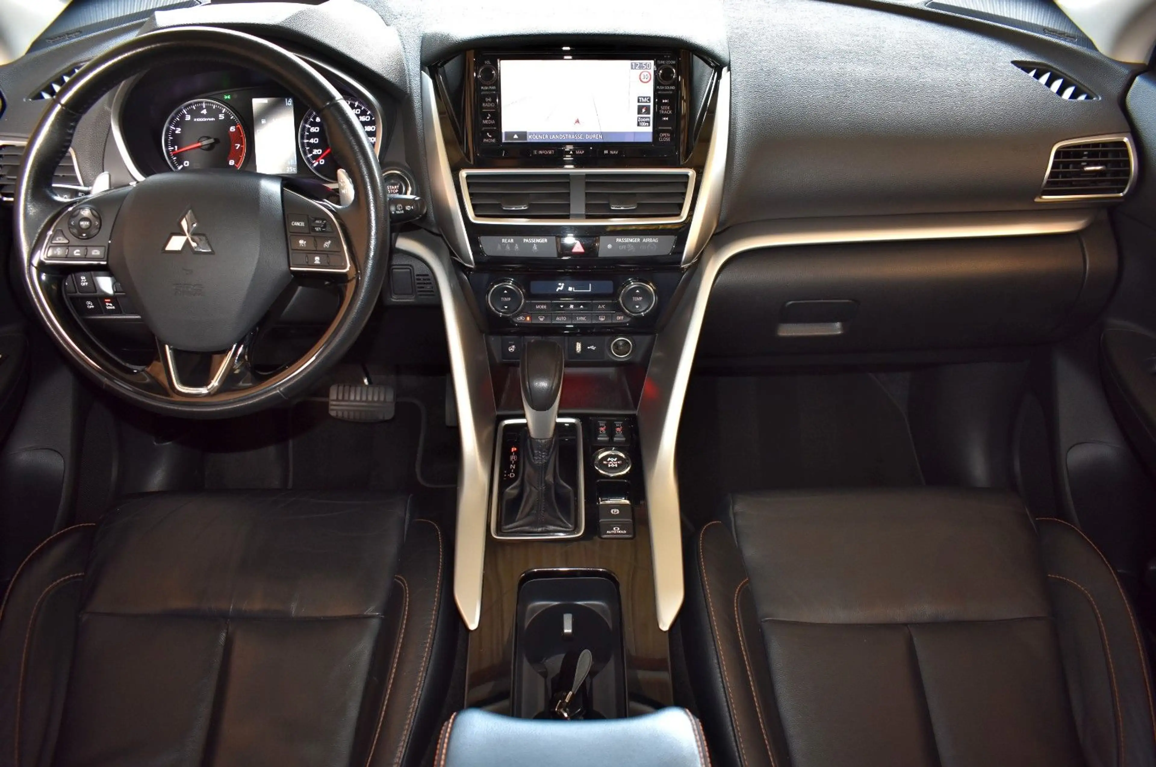 Mitsubishi Eclipse Cross TOP 4WD 360° LEDER LED PANO NAVI — photo 10