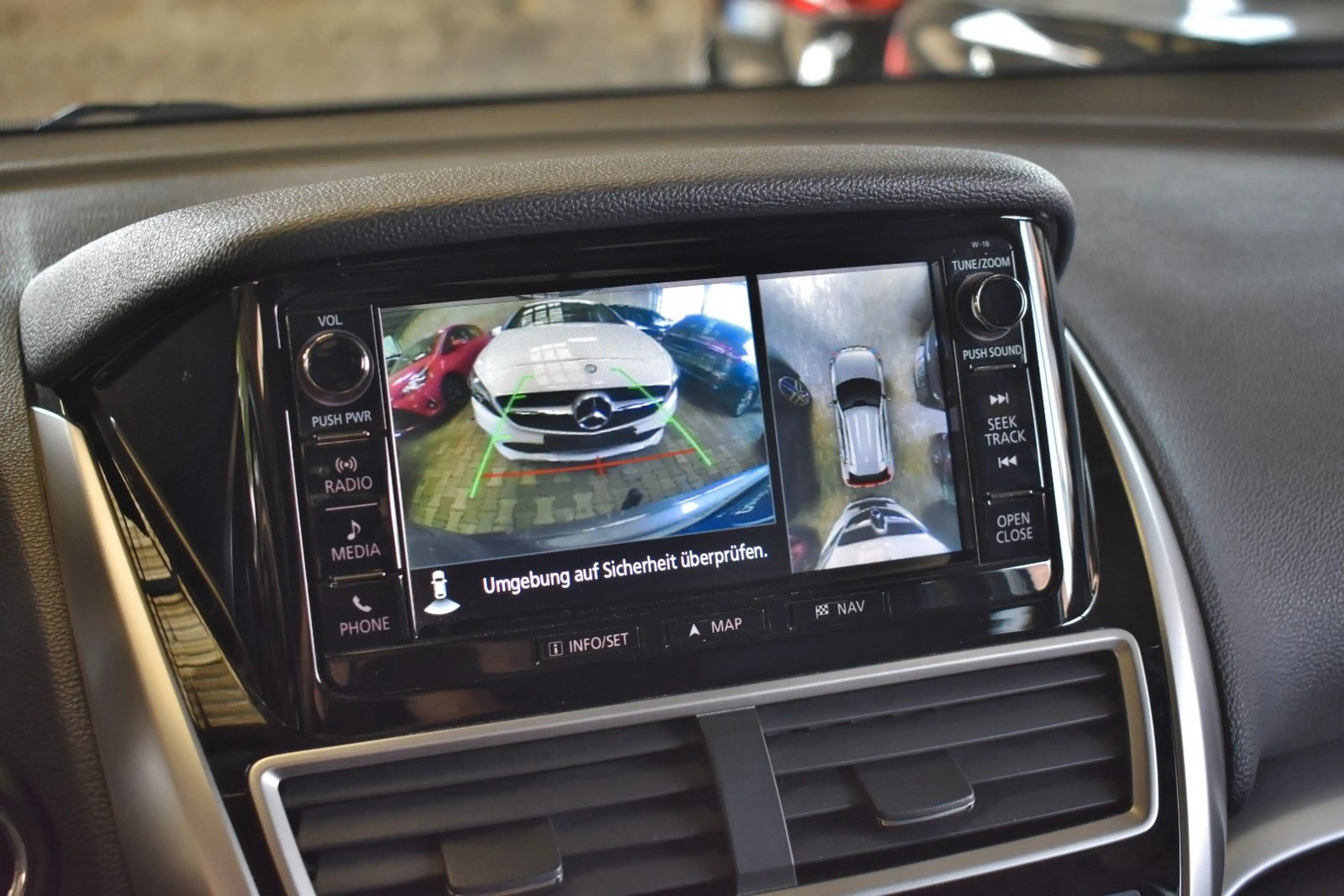Mitsubishi Eclipse Cross TOP 4WD 360° LEDER LED PANO NAVI — photo 15