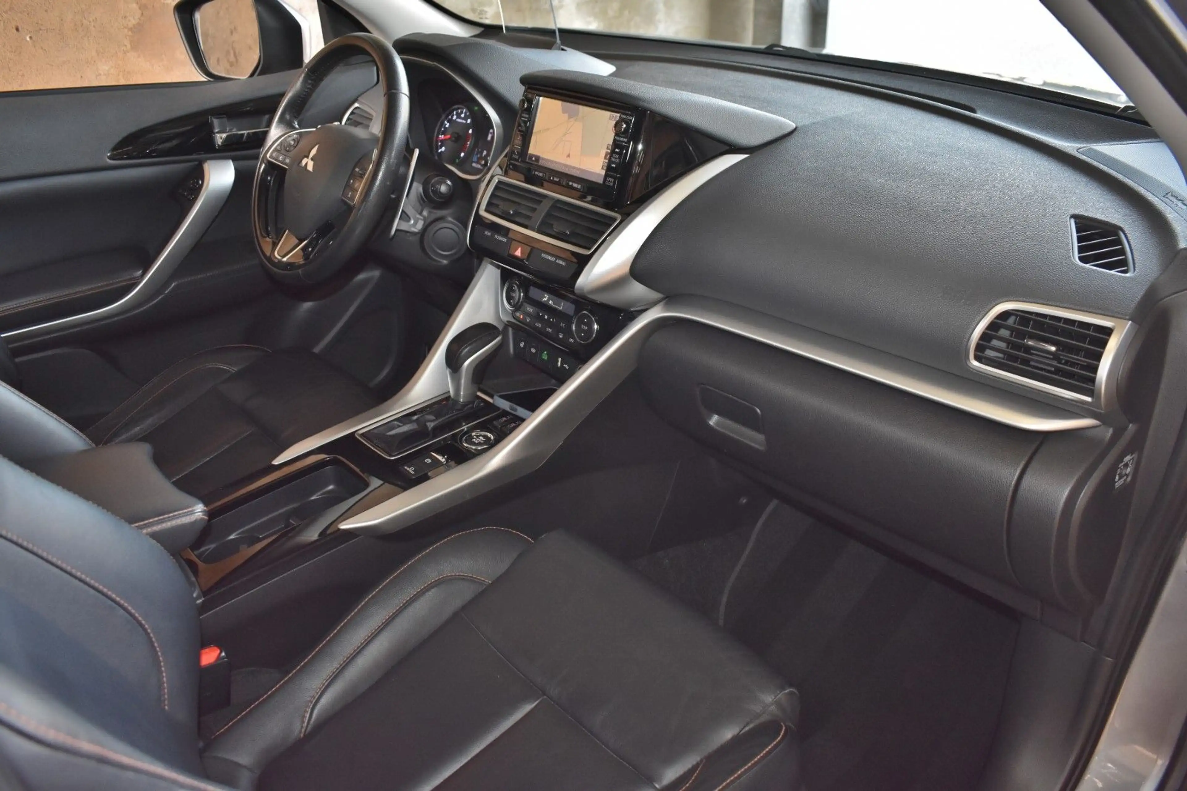 Mitsubishi Eclipse Cross TOP 4WD 360° LEDER LED PANO NAVI — photo 11