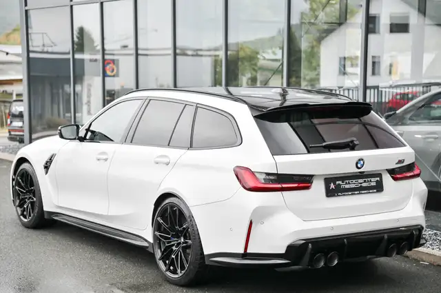 BMW M3 view 5