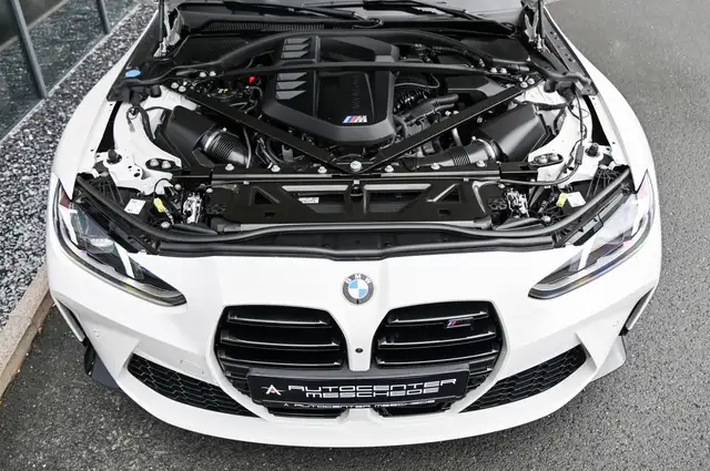 BMW M3 view 8