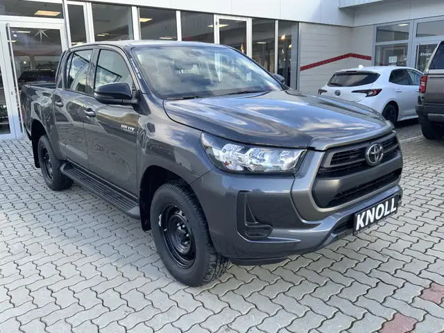 Toyota Hilux 2,8D Double Cab Country 4x4