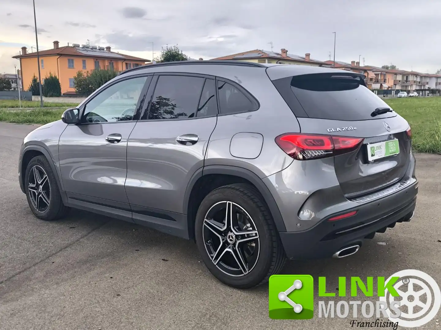Mercedes-Benz GLA 250 e Plug-in hybrid Automatic Premium Grigio - 2