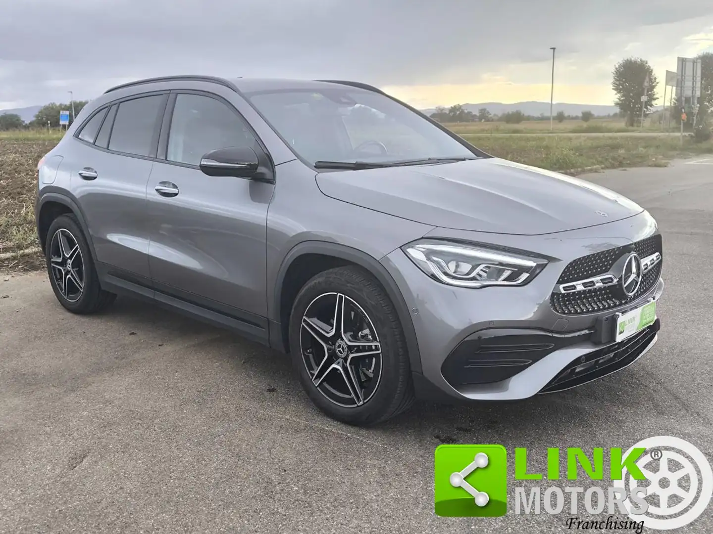 Mercedes-Benz GLA 250 e Plug-in hybrid Automatic Premium Grigio - 1