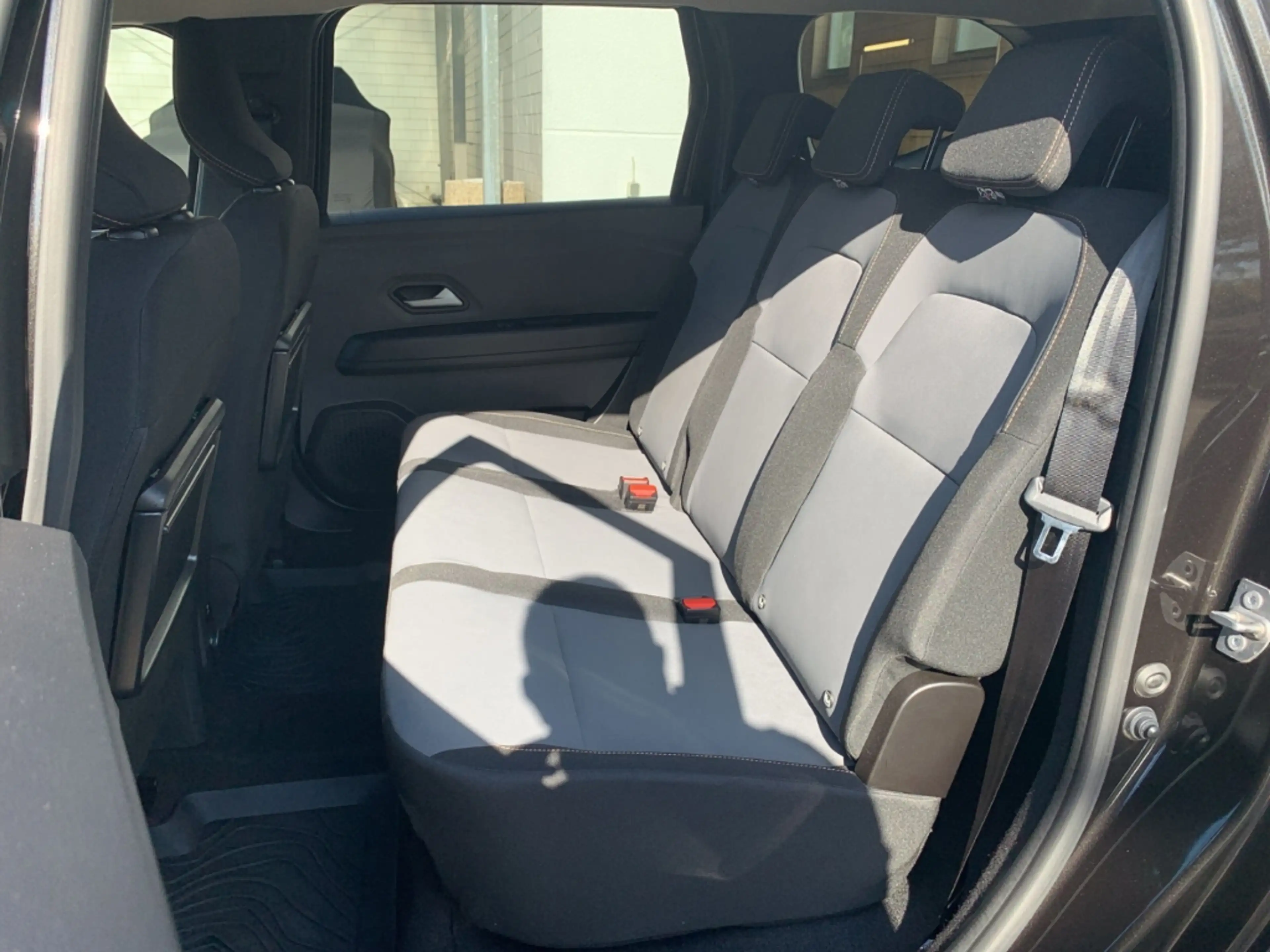 Dacia Jogger EXTREME+ TCE 110 Extreme+ FULLSERVICE+NAVI+DAB+NSW — photo 11