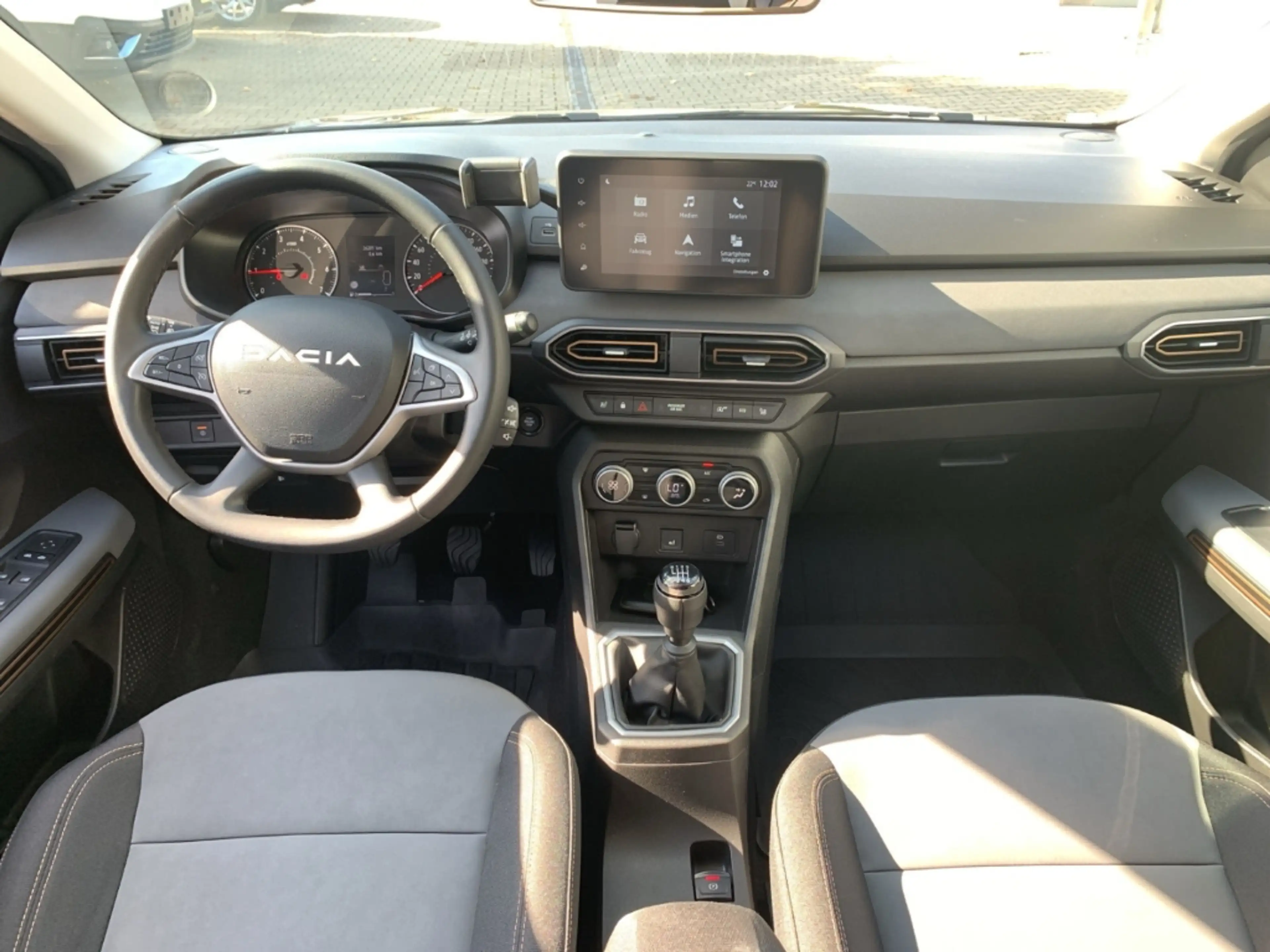 Dacia Jogger EXTREME+ TCE 110 Extreme+ FULLSERVICE+NAVI+DAB+NSW — photo 14