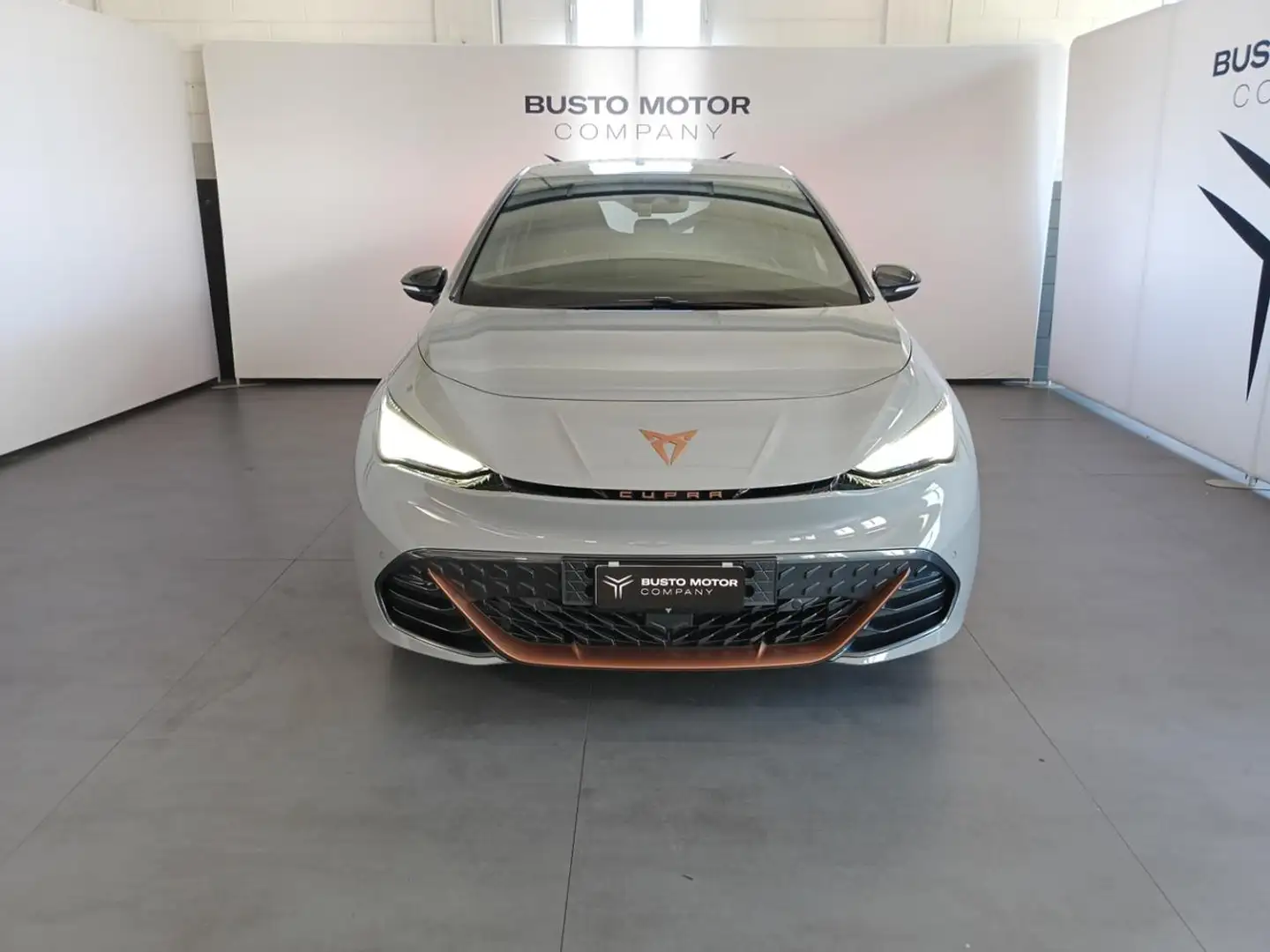 CUPRA Born 58kWh 204 CV Gris - 2