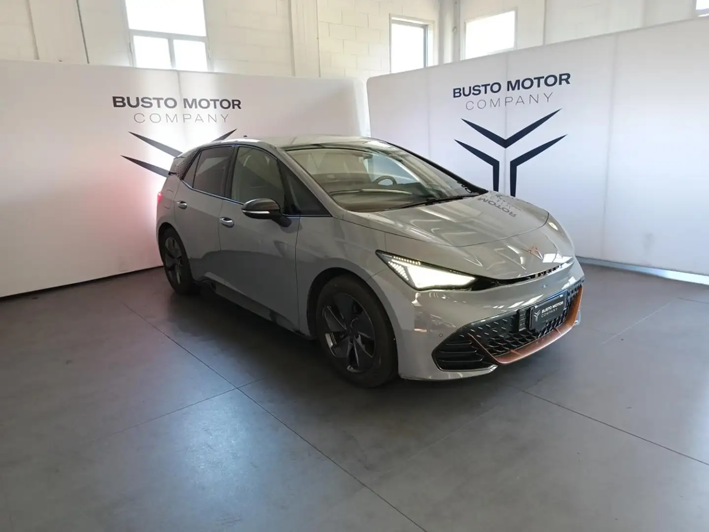 CUPRA Born 58kWh 204 CV Gris - 1