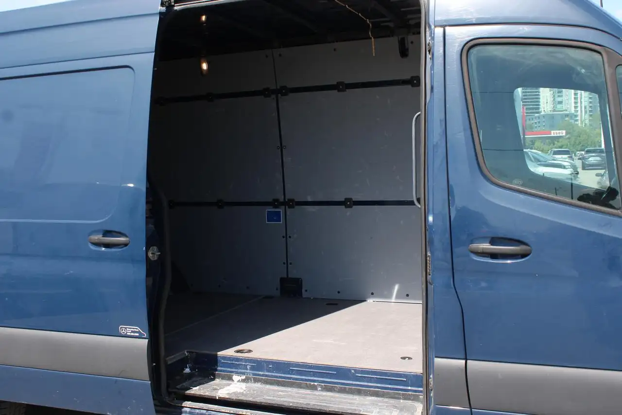 Mercedes-Benz Sprinter снимка Mercedes-Benz Sprinter