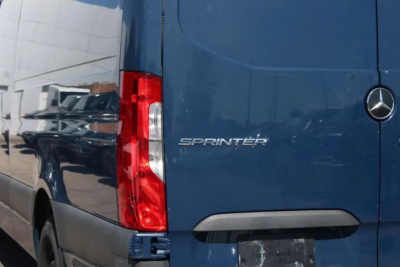 Mercedes-Benz Sprinter снимка Mercedes-Benz Sprinter