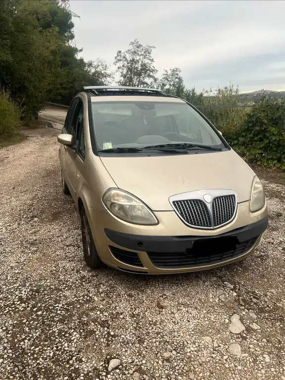 Lancia MUSA 2005 из Европы — купить под ключ
