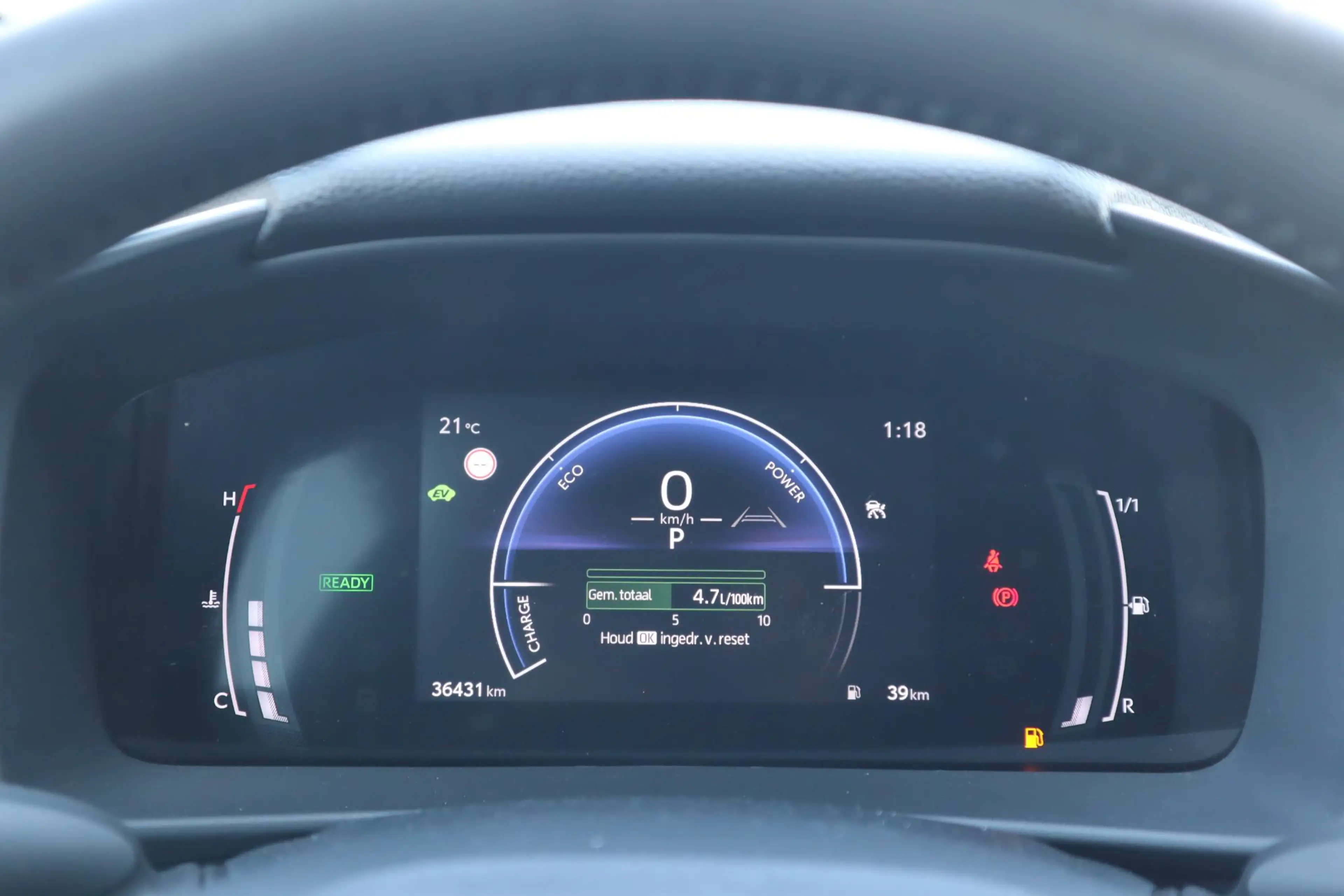 Toyota C-HR 1.8 HYBRID 140 1e EIGENAAR NL-AUTO — photo 19