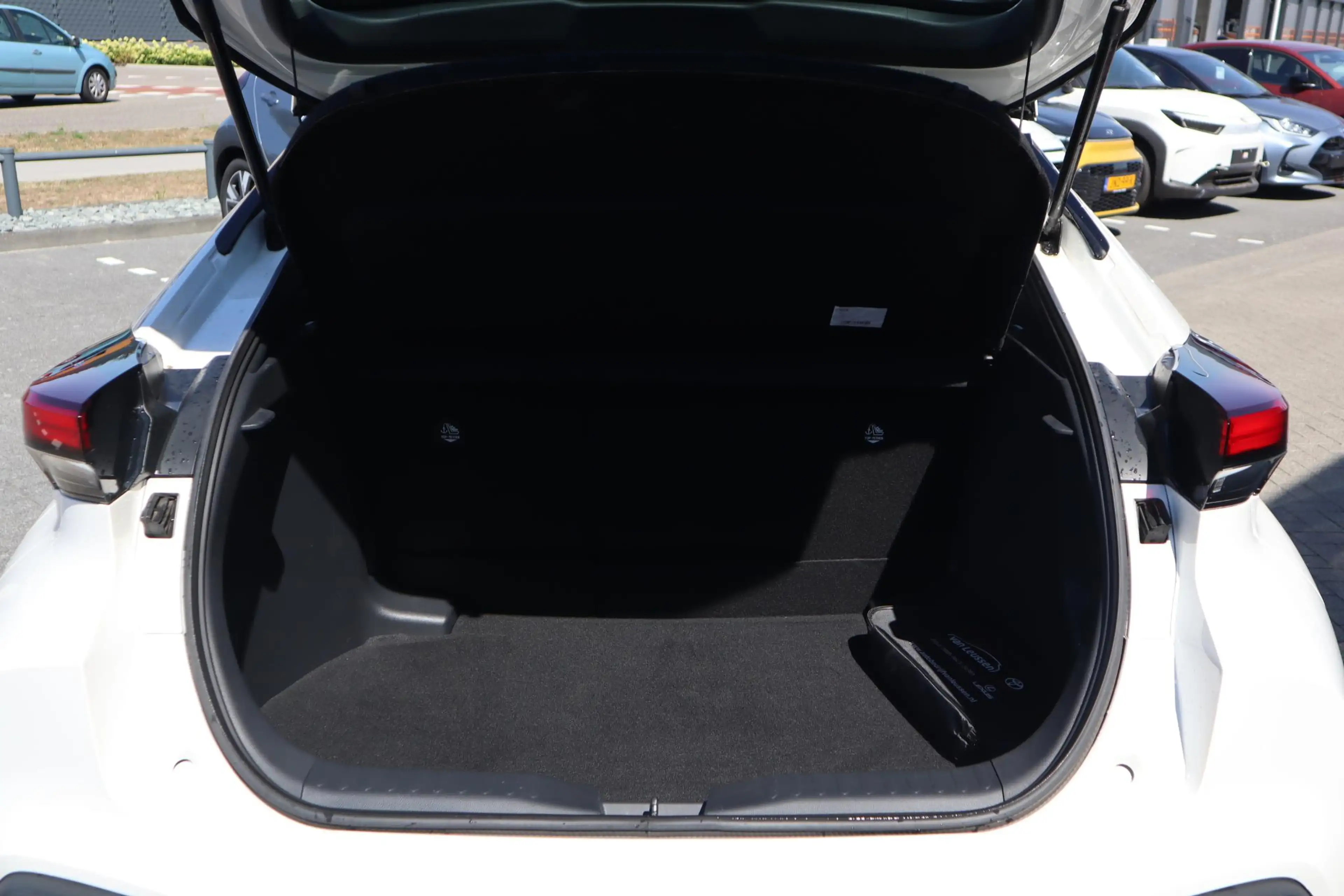 Toyota C-HR 1.8 HYBRID 140 1e EIGENAAR NL-AUTO — photo 5
