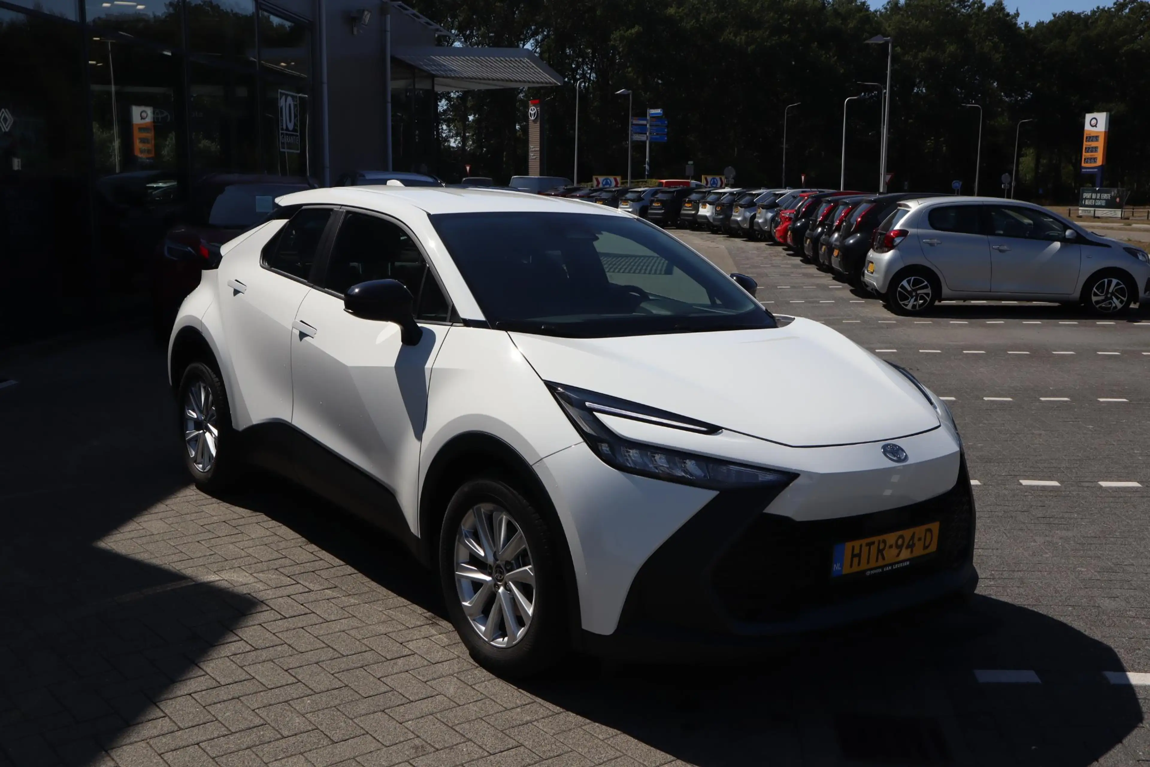 Toyota C-HR 1.8 HYBRID 140 1e EIGENAAR NL-AUTO — photo 8
