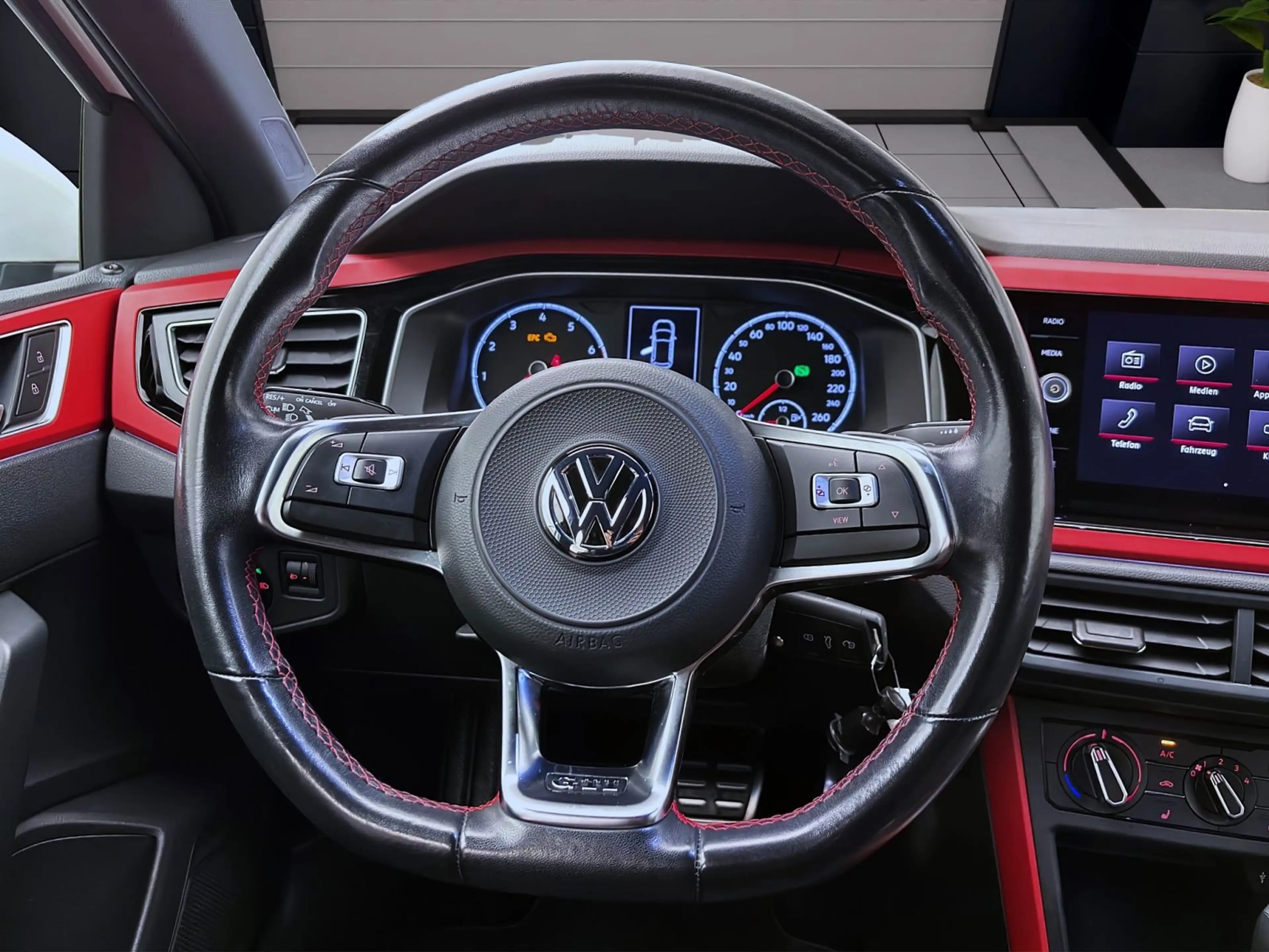 Volkswagen Polo GTI KAMERA SITZHZG KLIMA PDC LM17 — photo 12