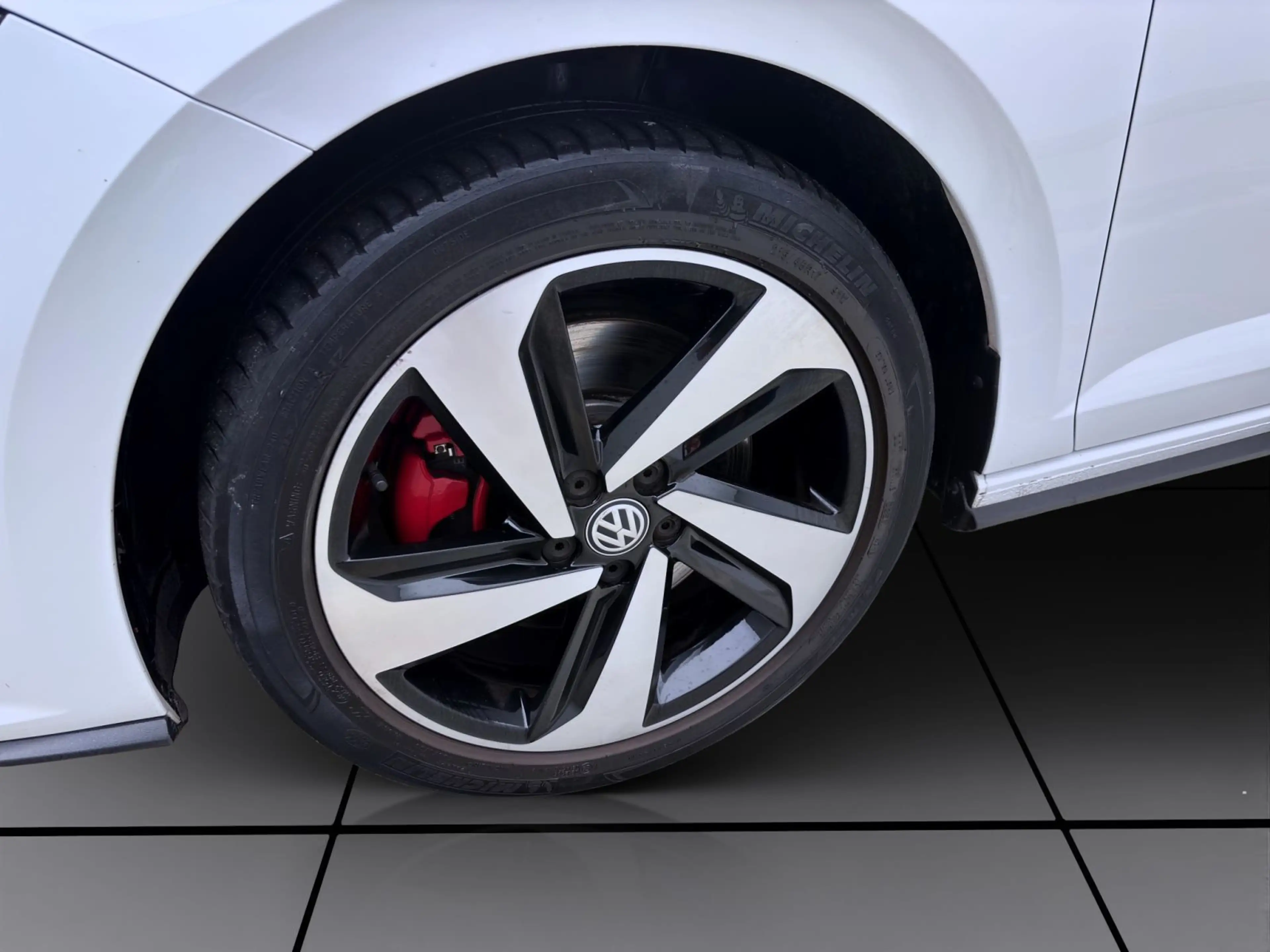 Volkswagen Polo GTI KAMERA SITZHZG KLIMA PDC LM17 — photo 9