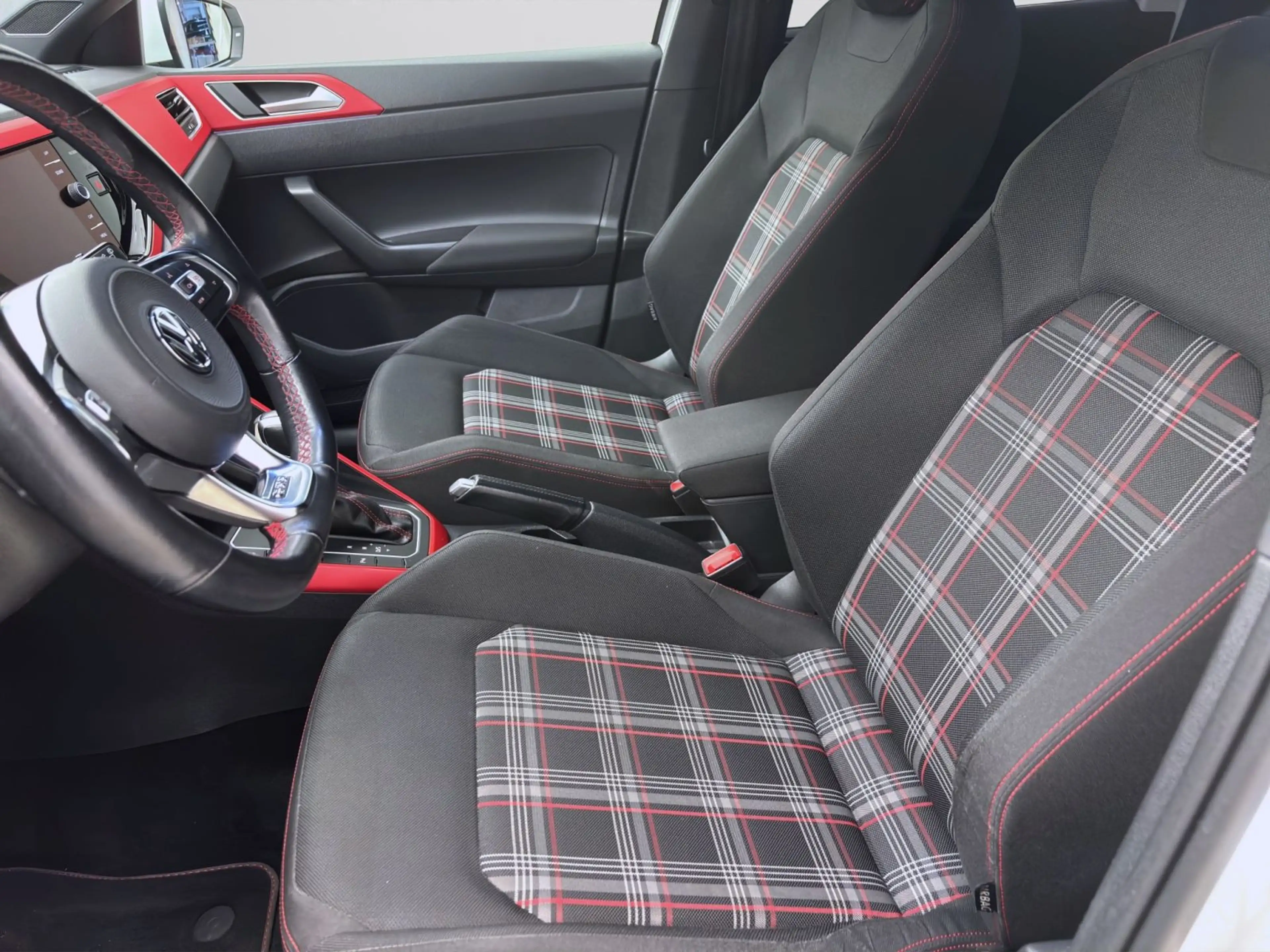 Volkswagen Polo GTI KAMERA SITZHZG KLIMA PDC LM17 — photo 10