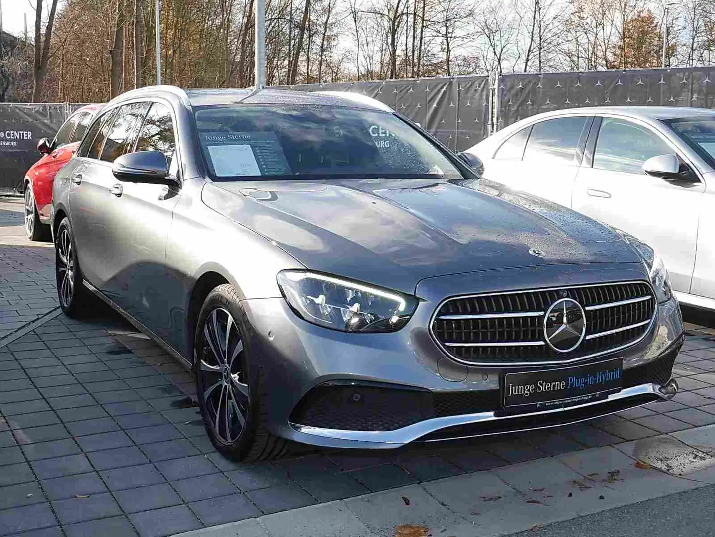 Mercedes-Benz E 300 e+Avantgarde+Ambiente+LED+Kamera+Spurhalte Grau - 2