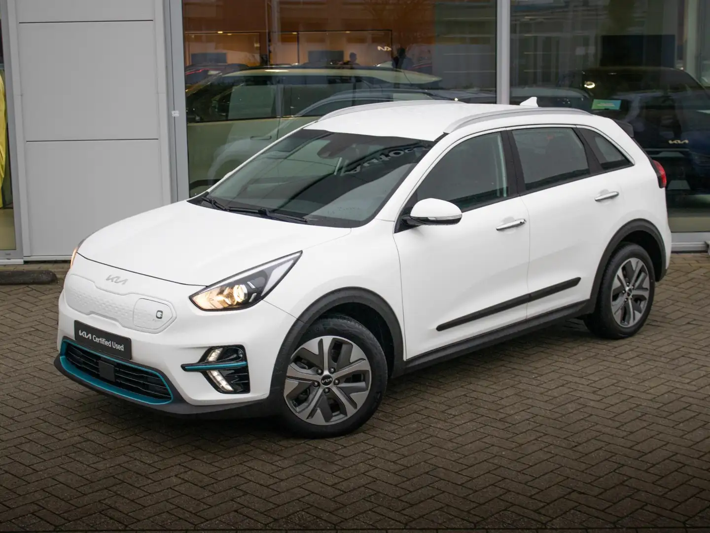 Kia e-Niro DynamicLine 64 kWh | Keyless | Camera | Navigatie Wit - 2