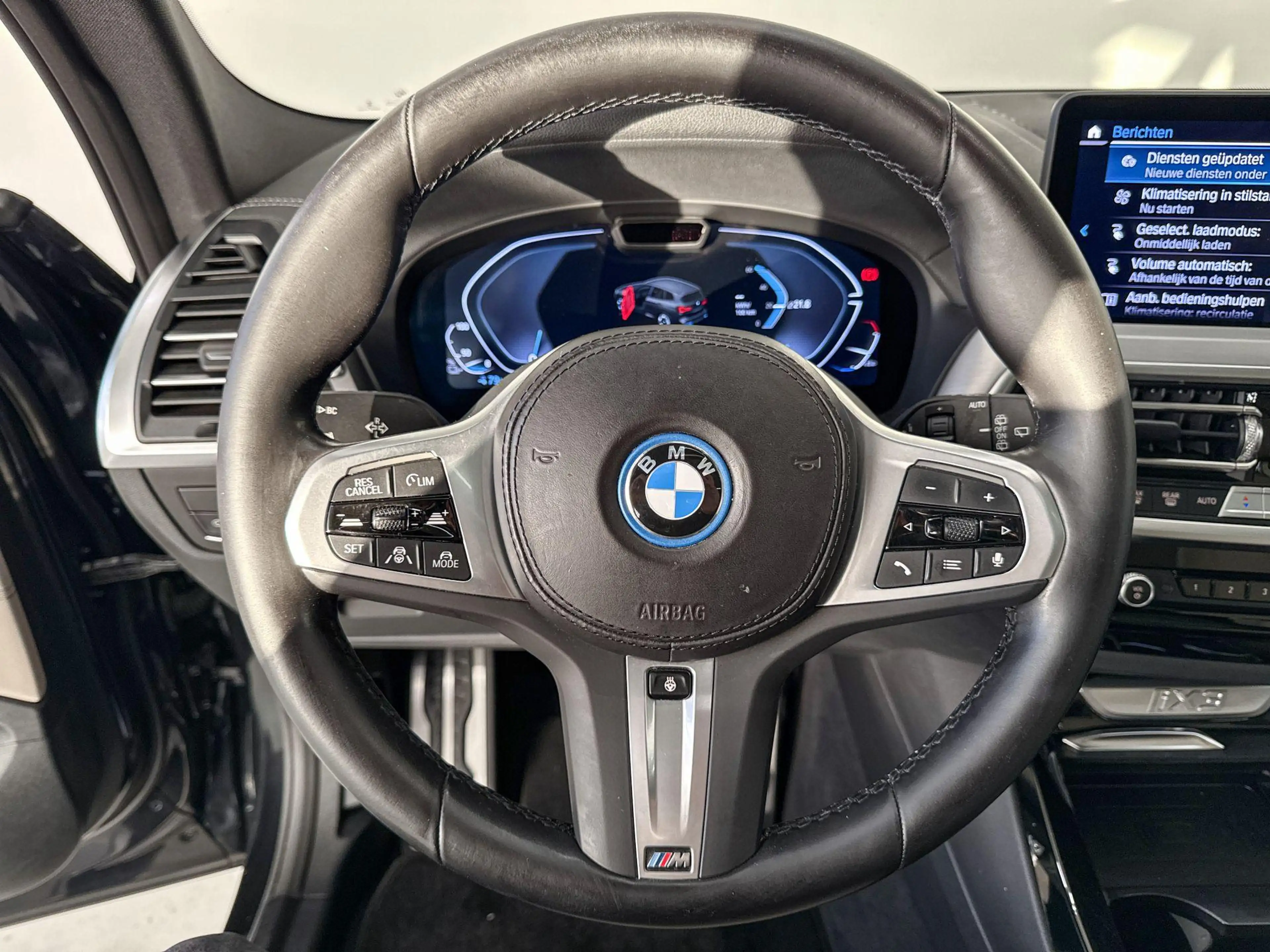 BMW iX3 High Executive — photo 12