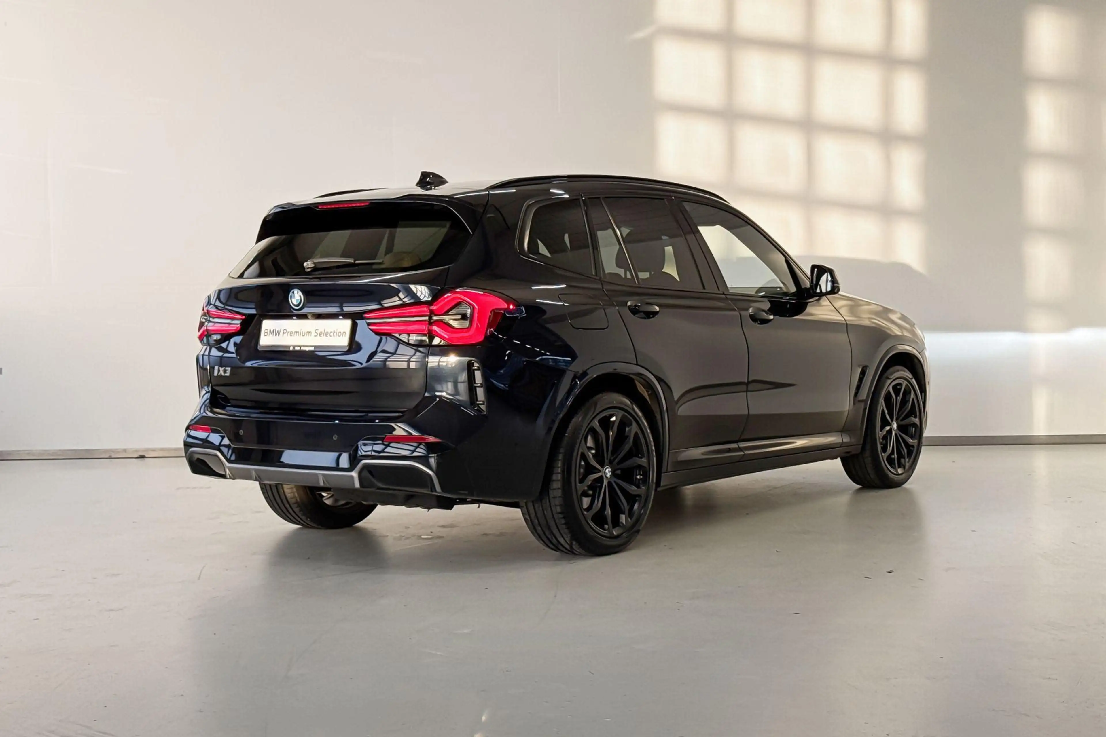 BMW iX3 High Executive — photo 6
