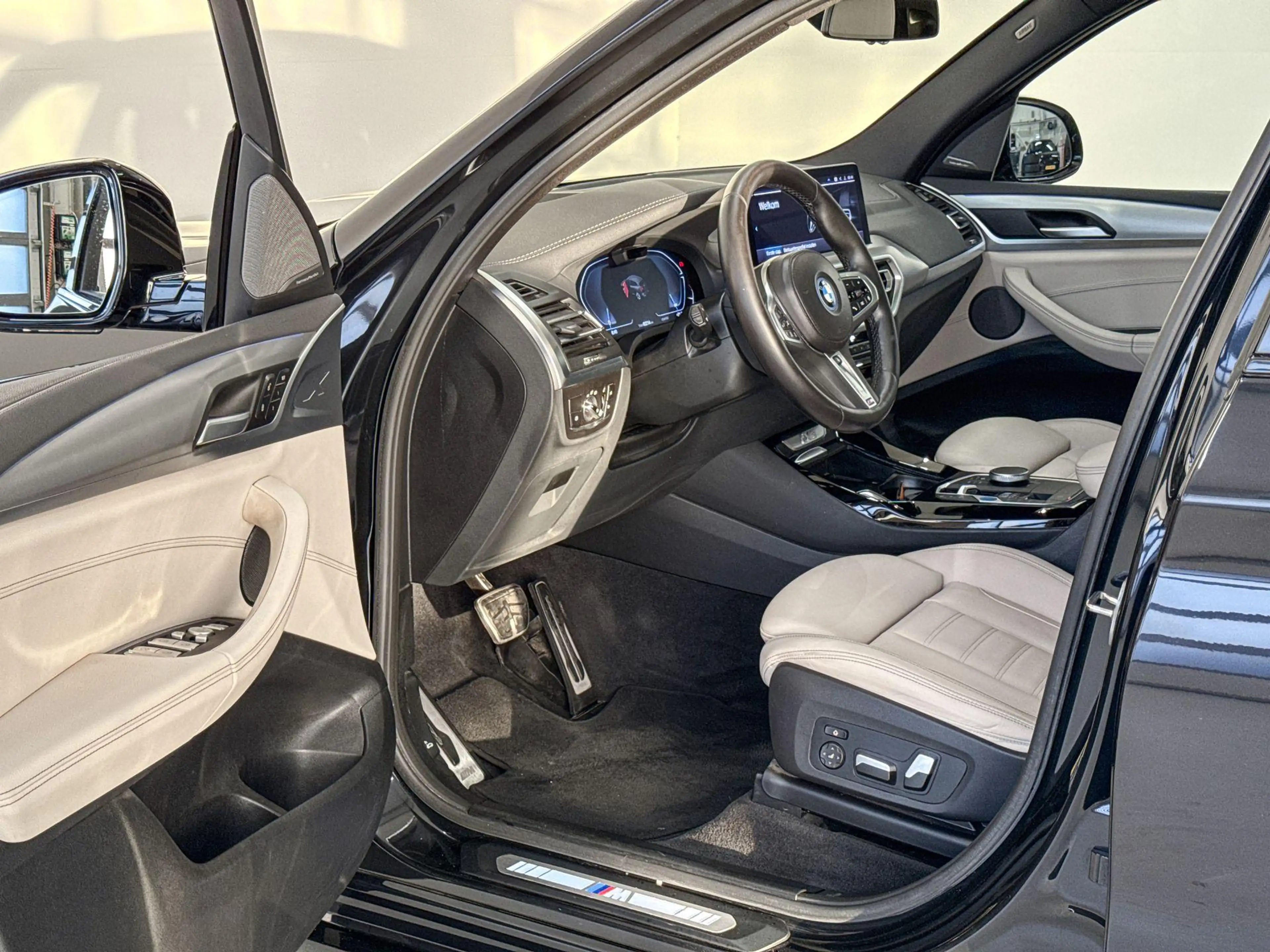 BMW iX3 High Executive — photo 8