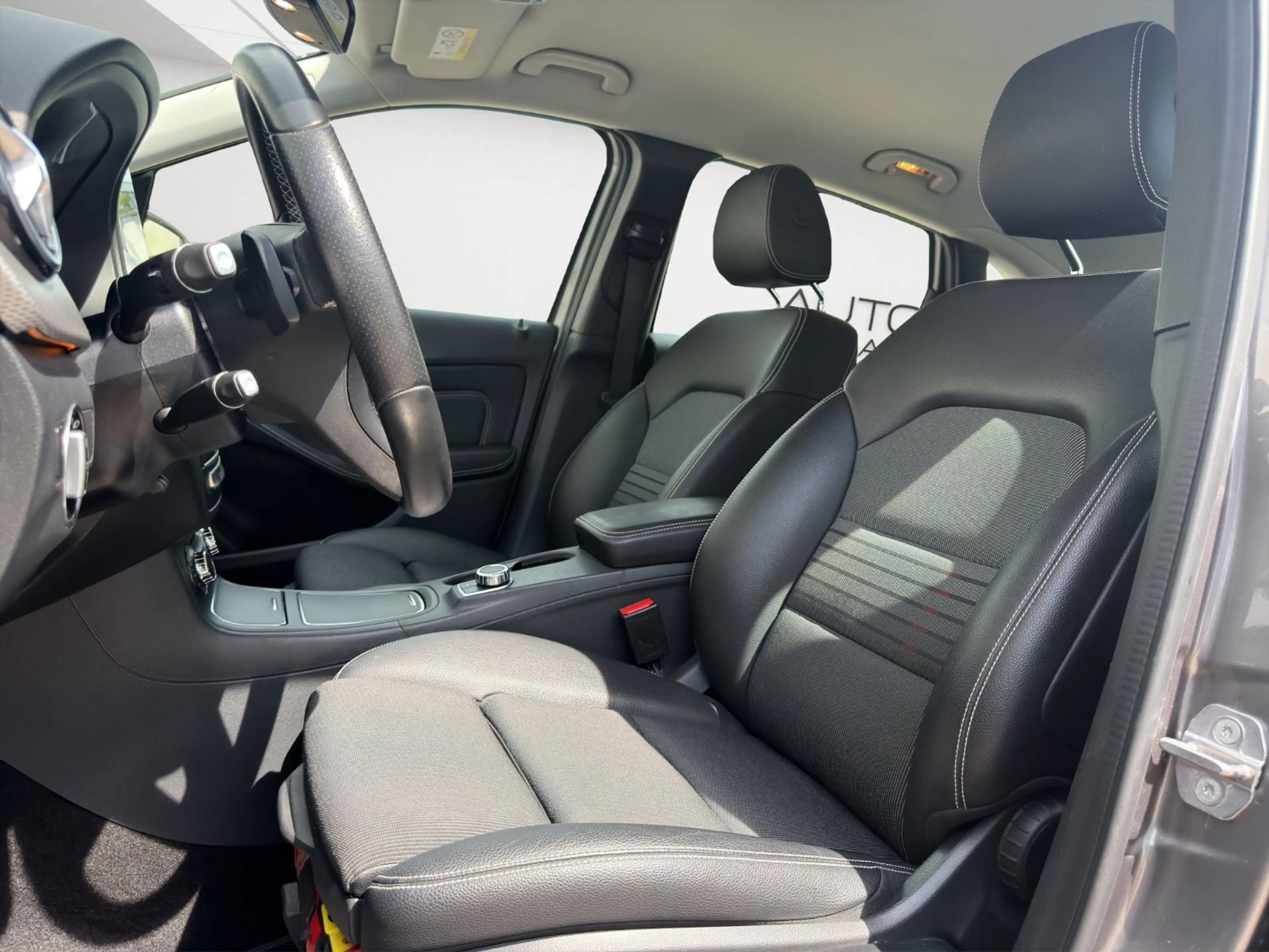 Mercedes-Benz B 220 d 4Matic Urban *LED*NAVI*SHZ*PDC* — photo 9