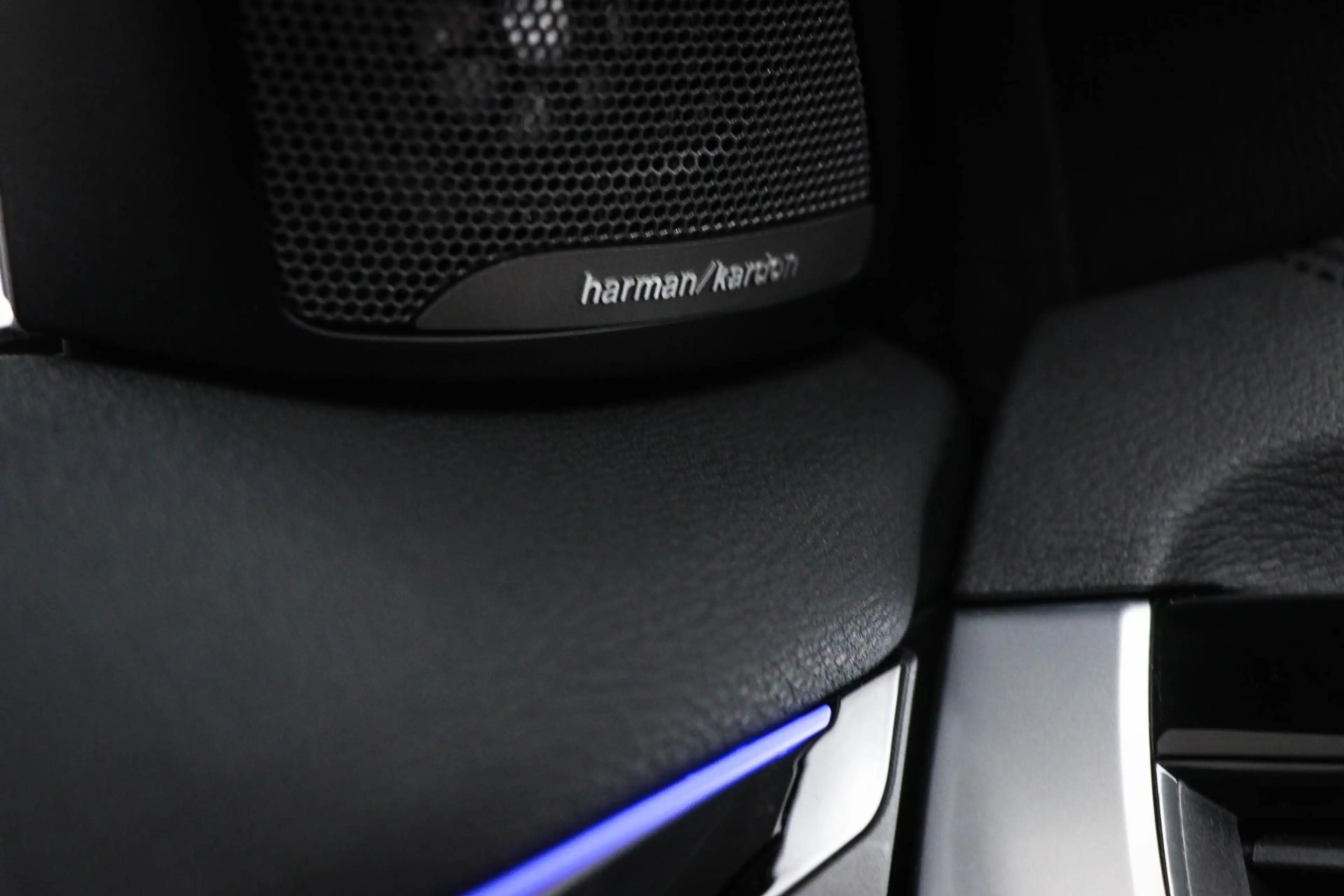 BMW X1 sDrive20i High Executive Edition | PANORAMADAK | H — photo 33