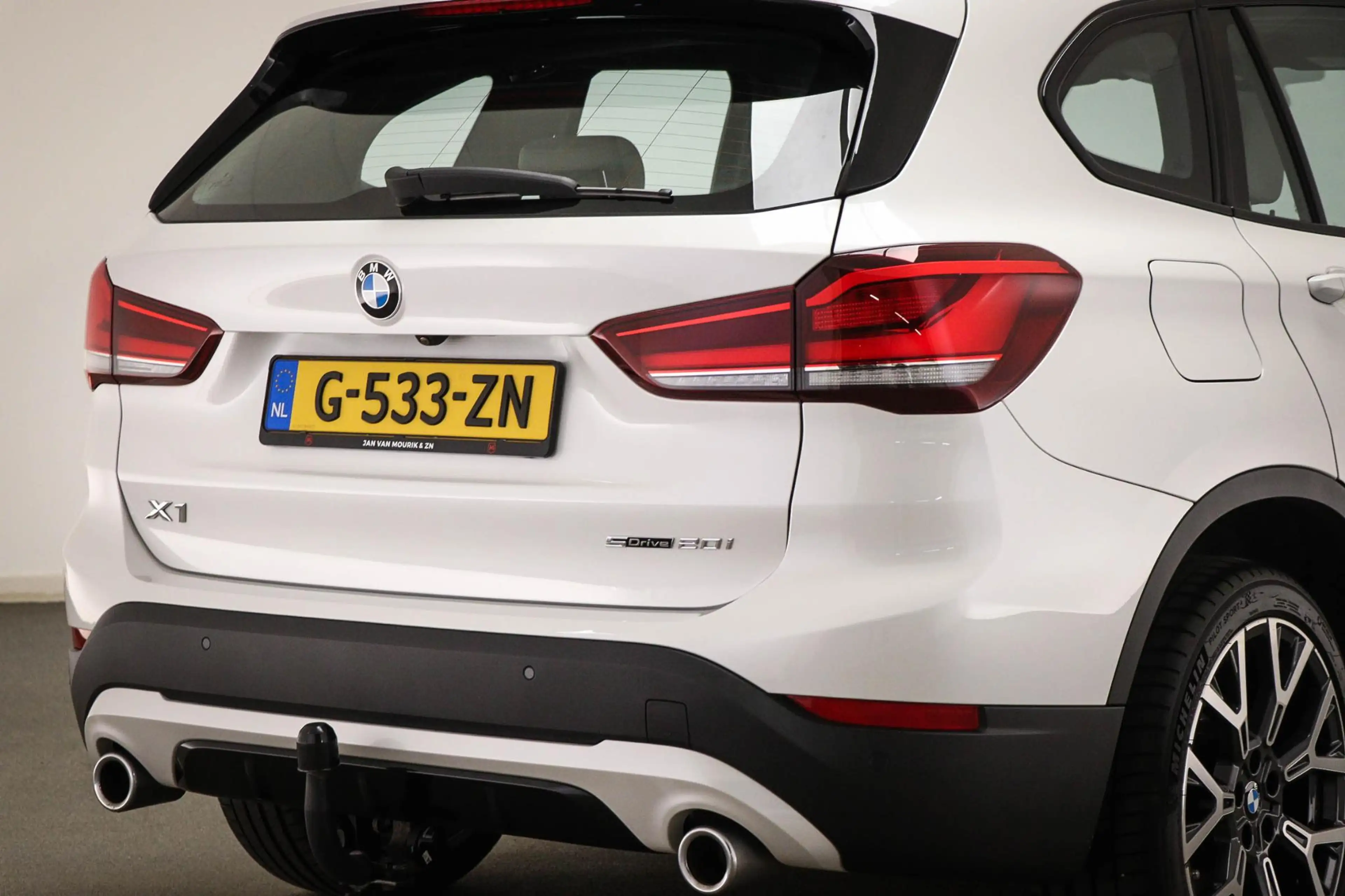 BMW X1 sDrive20i High Executive Edition | PANORAMADAK | H — photo 24