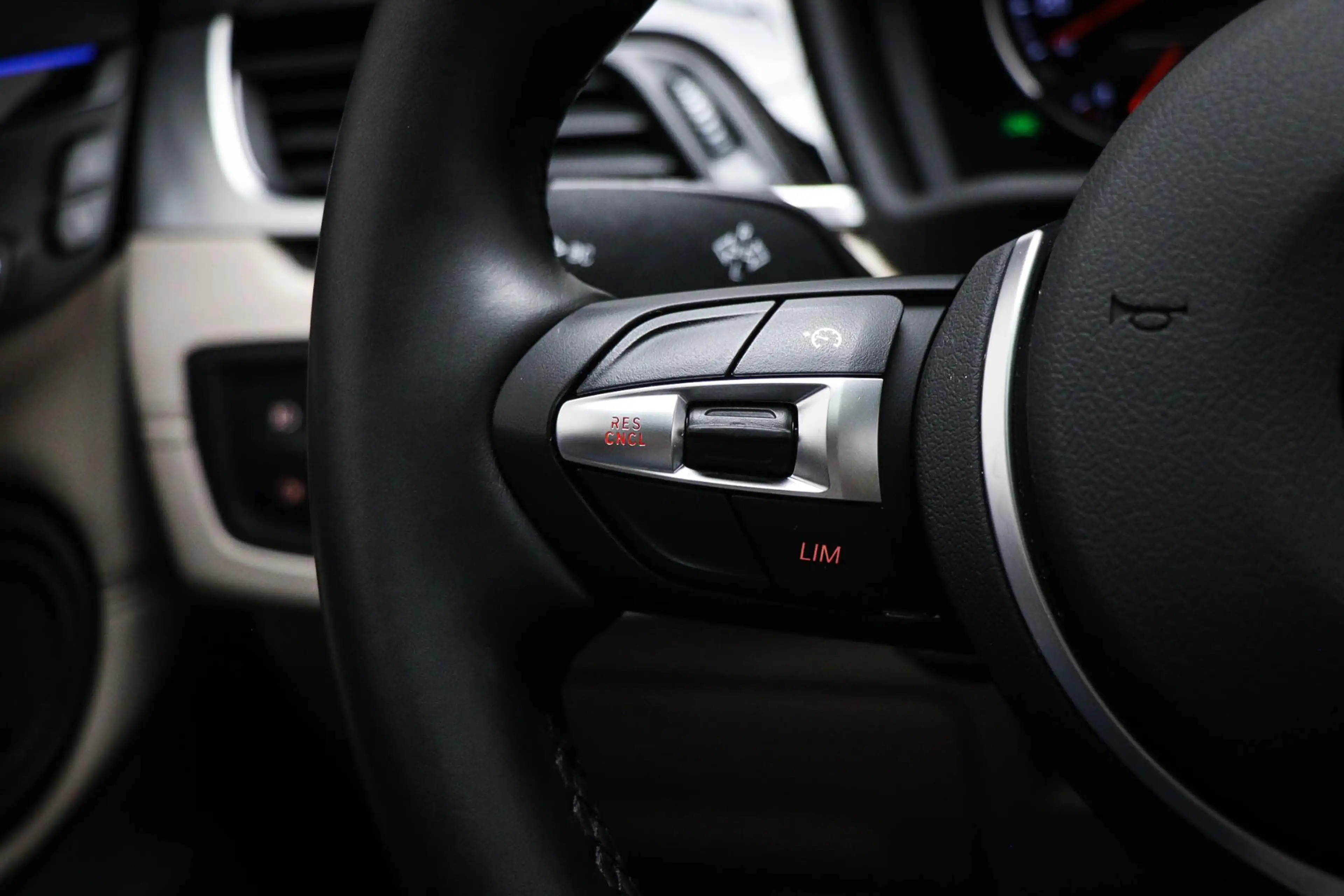 BMW X1 sDrive20i High Executive Edition | PANORAMADAK | H — photo 35