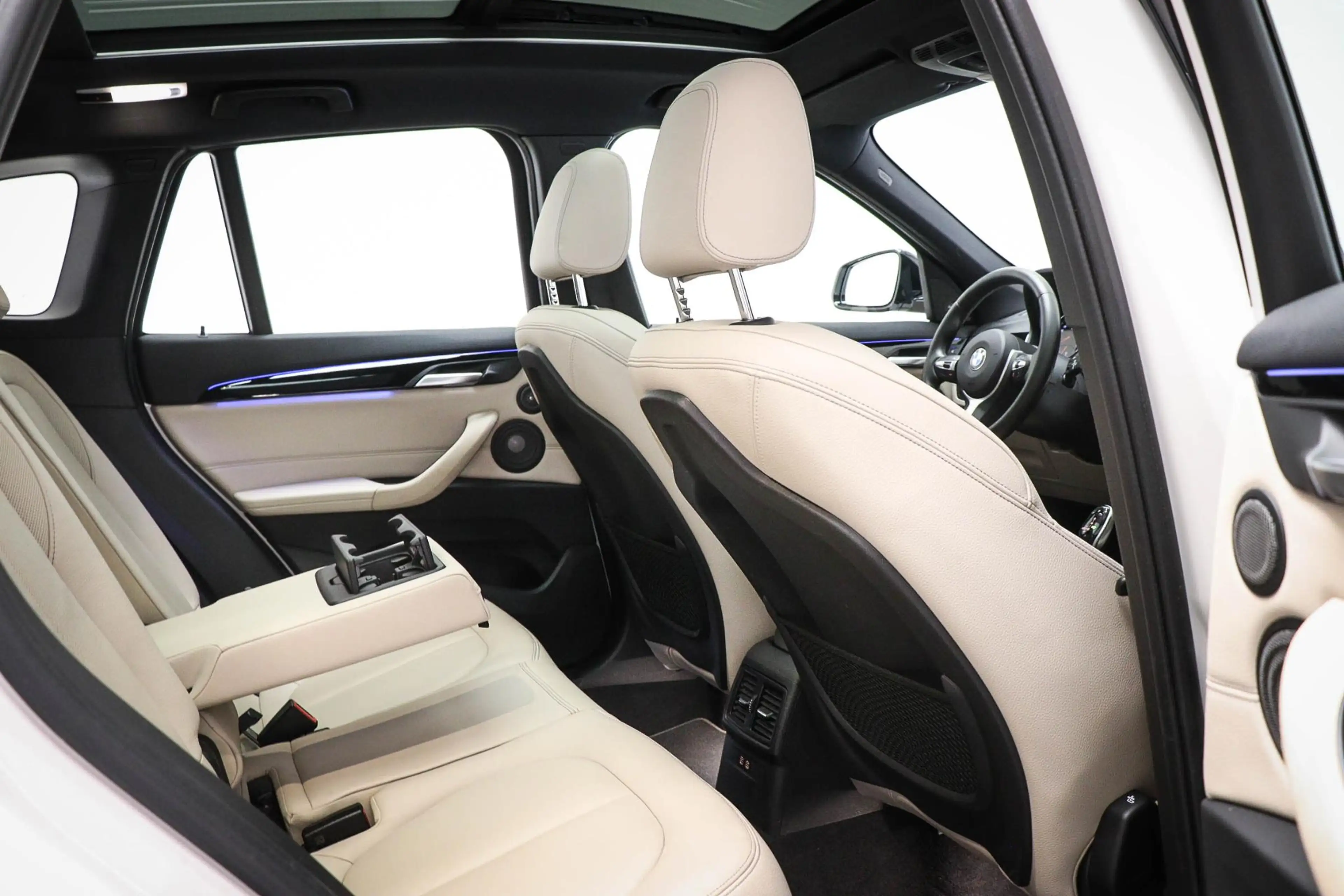BMW X1 sDrive20i High Executive Edition | PANORAMADAK | H — photo 15