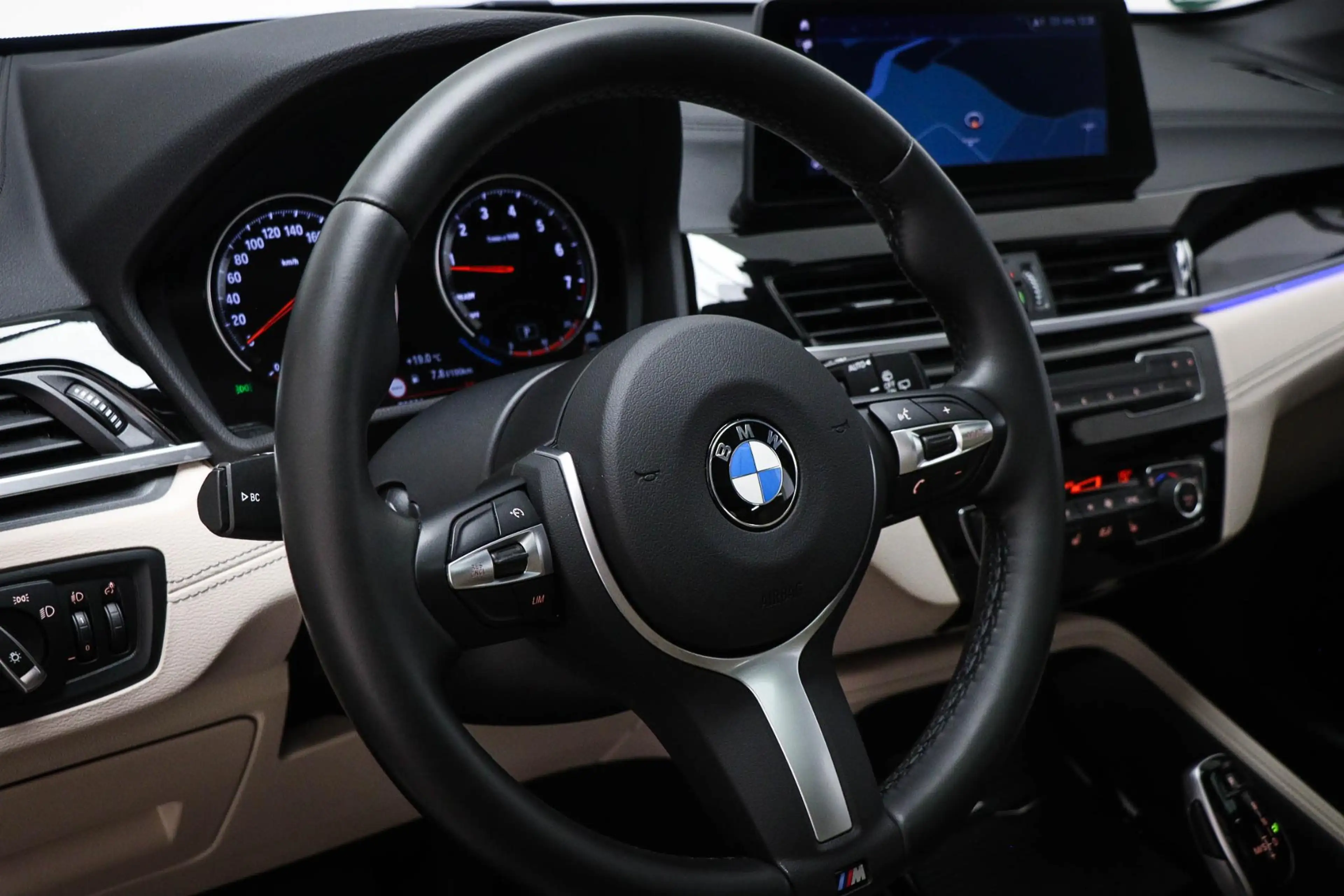 BMW X1 sDrive20i High Executive Edition | PANORAMADAK | H — photo 34