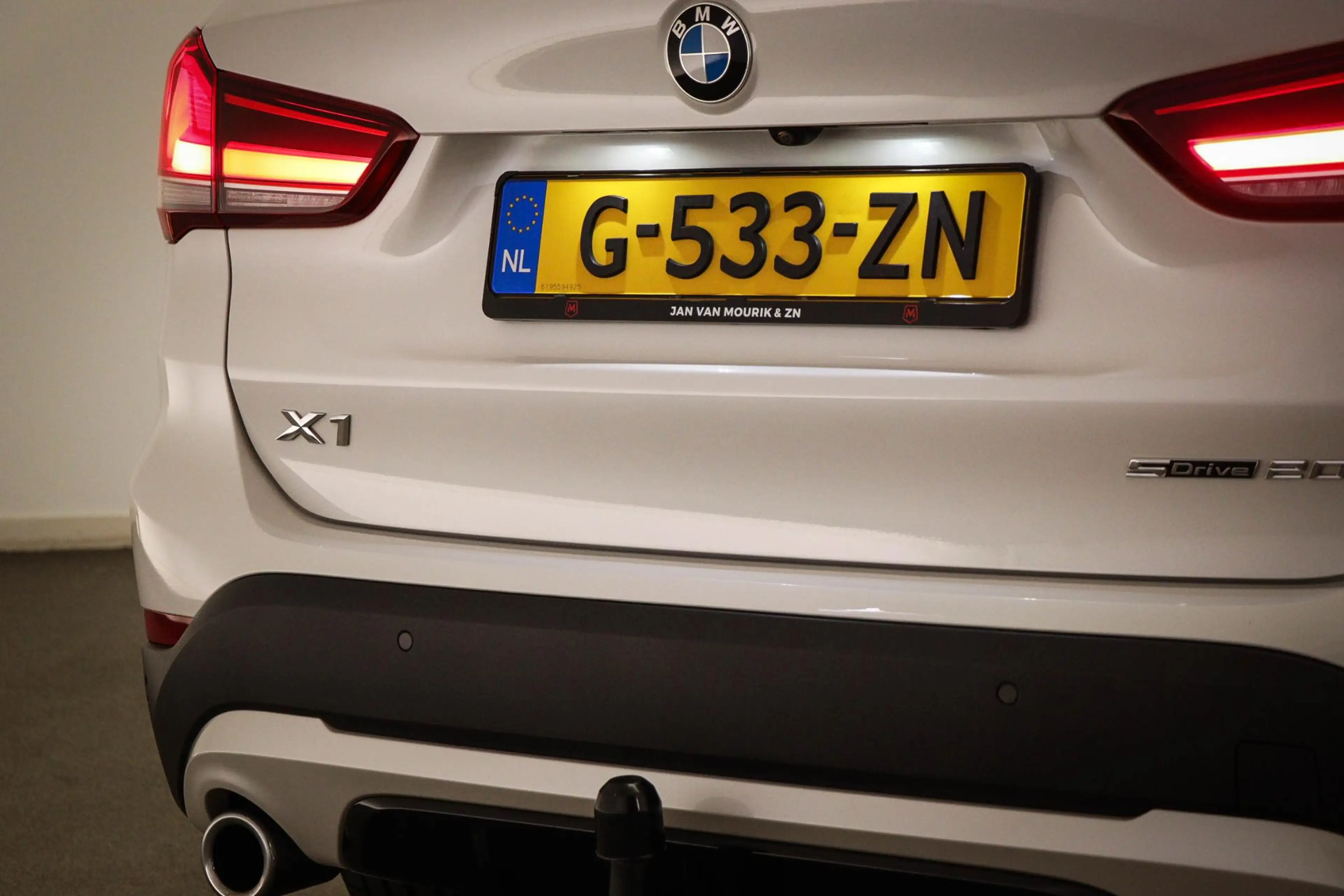 BMW X1 sDrive20i High Executive Edition | PANORAMADAK | H — photo 26
