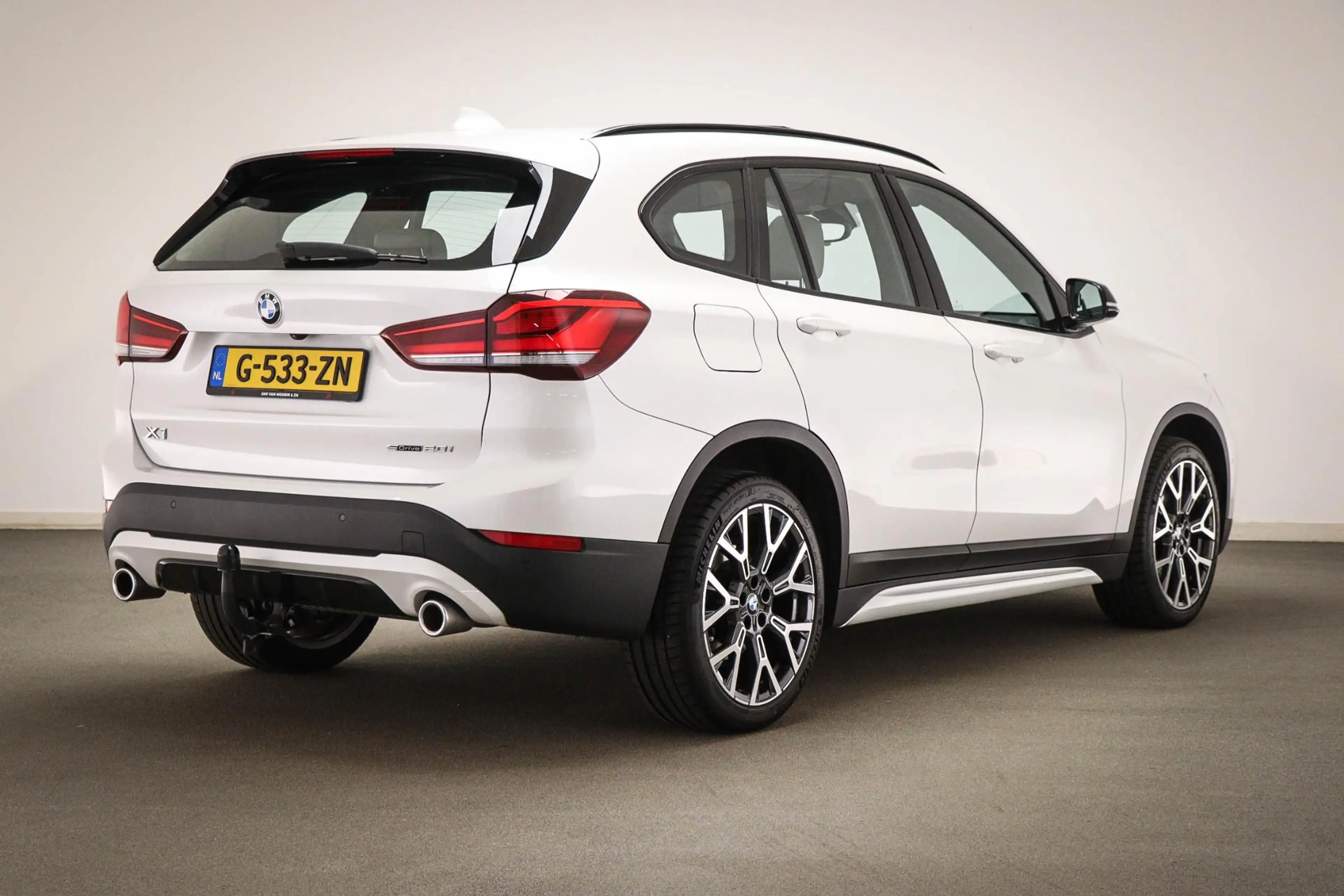 BMW X1 sDrive20i High Executive Edition | PANORAMADAK | H — photo 2