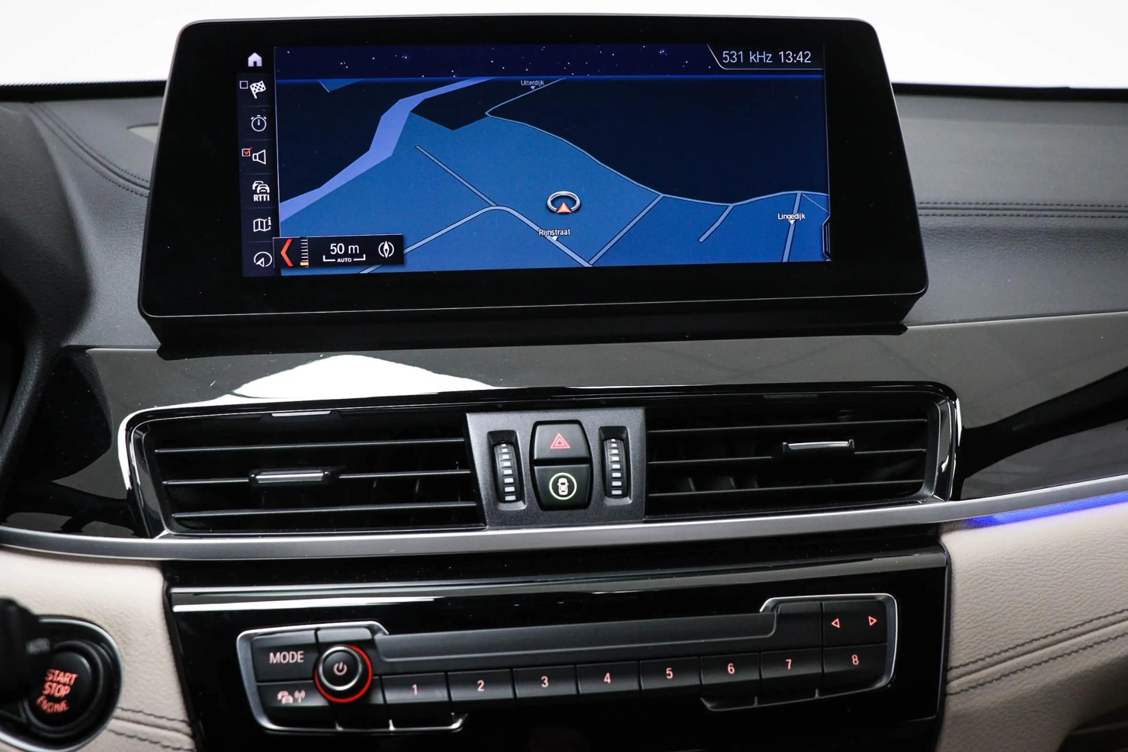 BMW X1 sDrive20i High Executive Edition | PANORAMADAK | H — photo 41