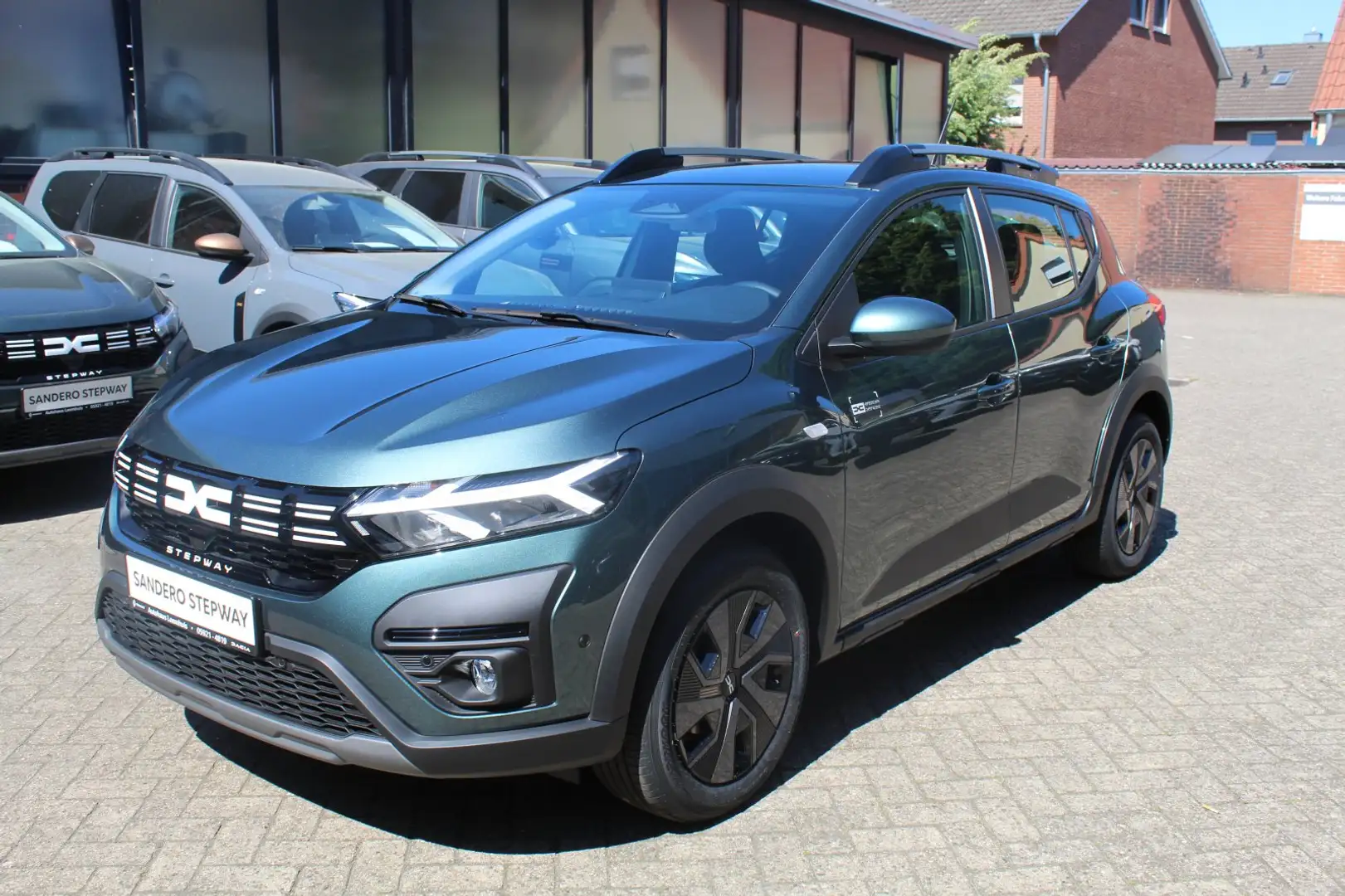 Dacia Sandero Stepway Expression TCe 100 ECO-G Groen - 1