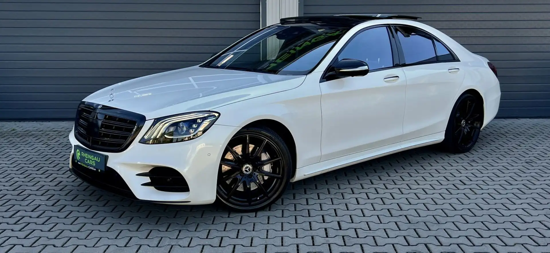 Mercedes-Benz S 400 d 4Matic PANO LUFT BURMESTER 360° CARPLAY Bílá - 2