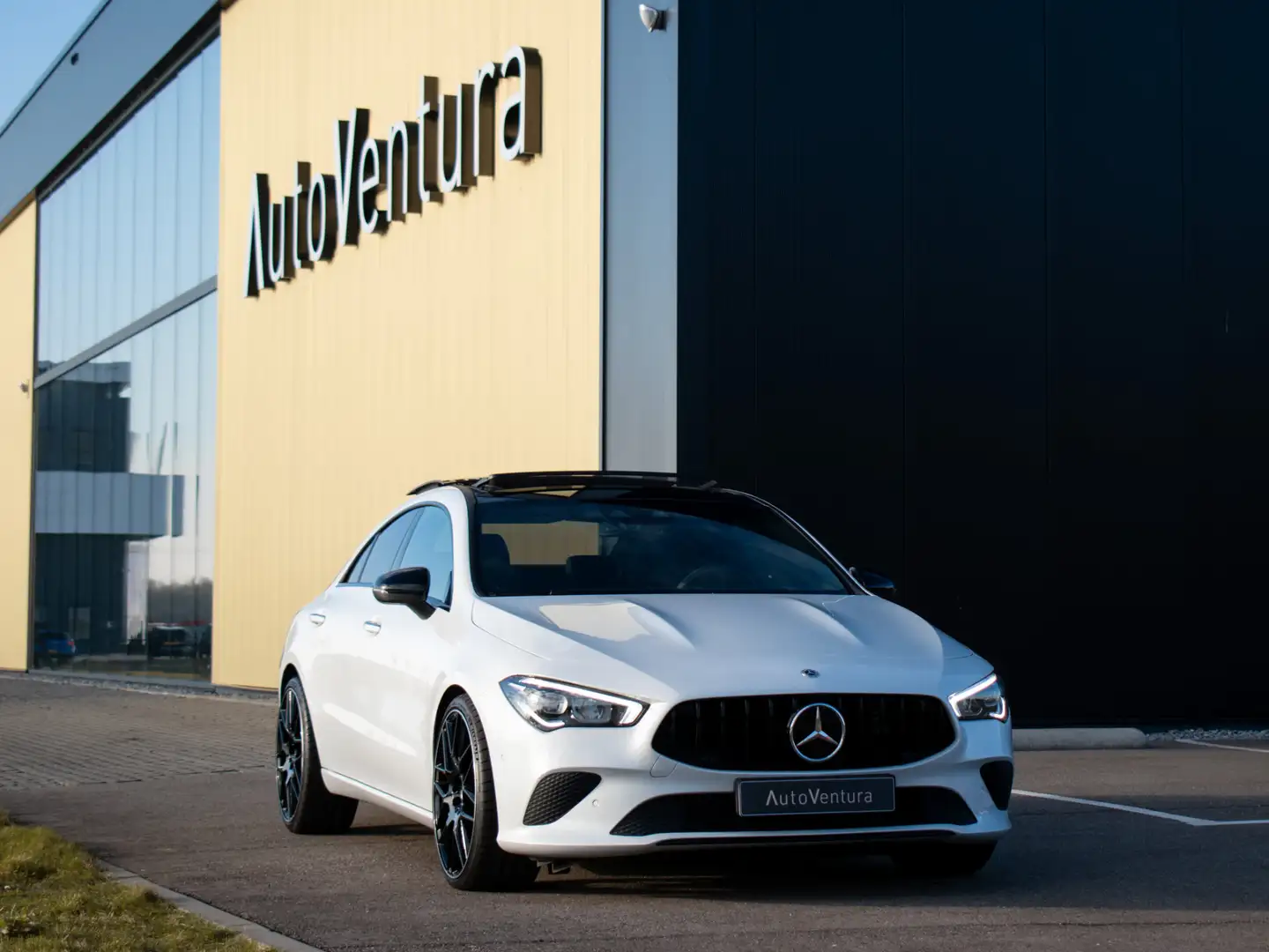 Mercedes-Benz CLA 180 AMG Line | Pano | Adaptieve Cruise | Camera Wit - 2