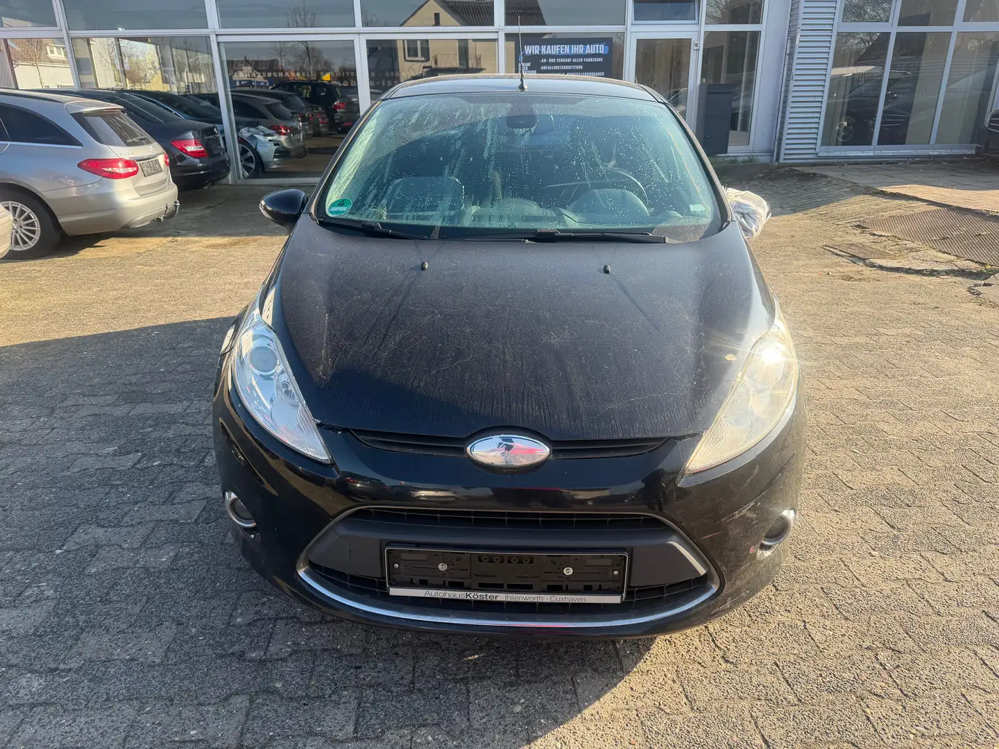 Ford Fiesta 1,4 Benzin mit 71 Kw / Top Ausstattung / Sitzheiz. Schwarz - 2