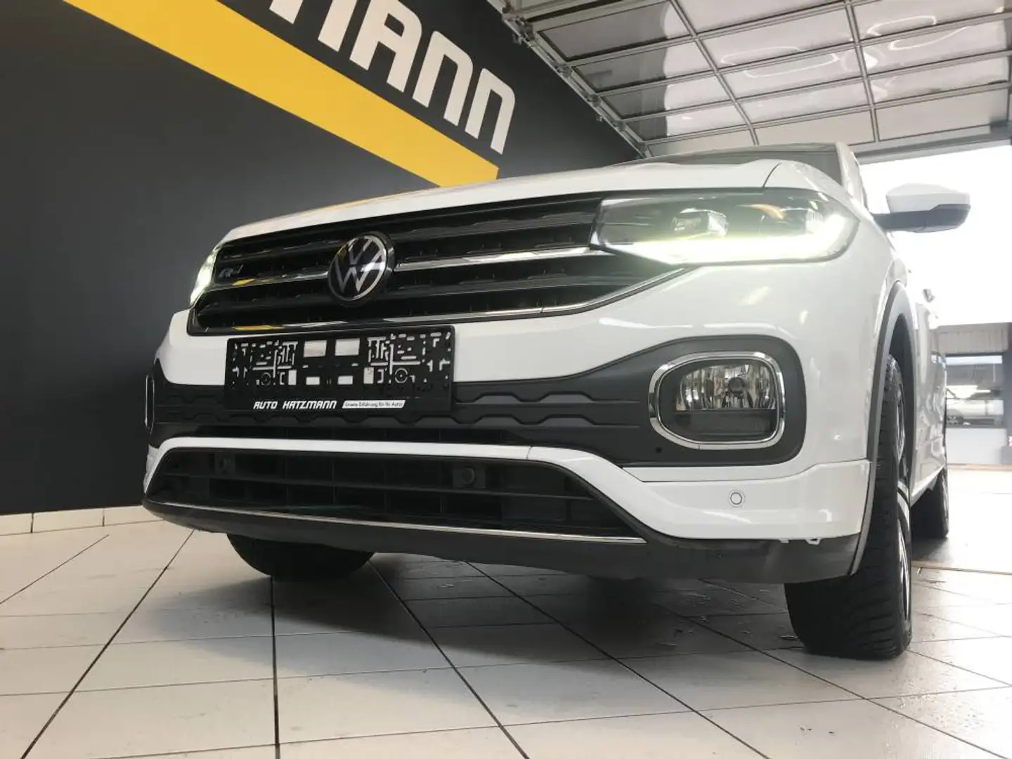 Volkswagen T-Cross T-CROSS Style 1,0 110PS 7G DSG R-Line Weiß - 2