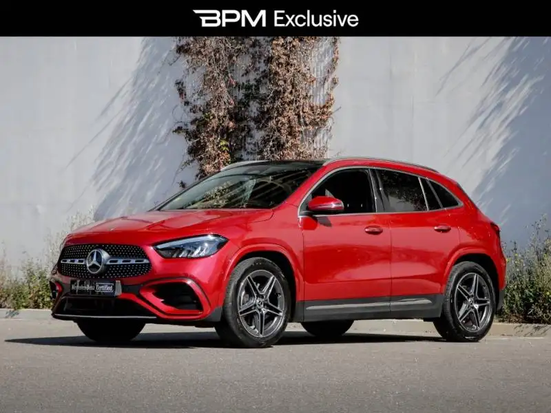 MERCEDES-BENZ Gla