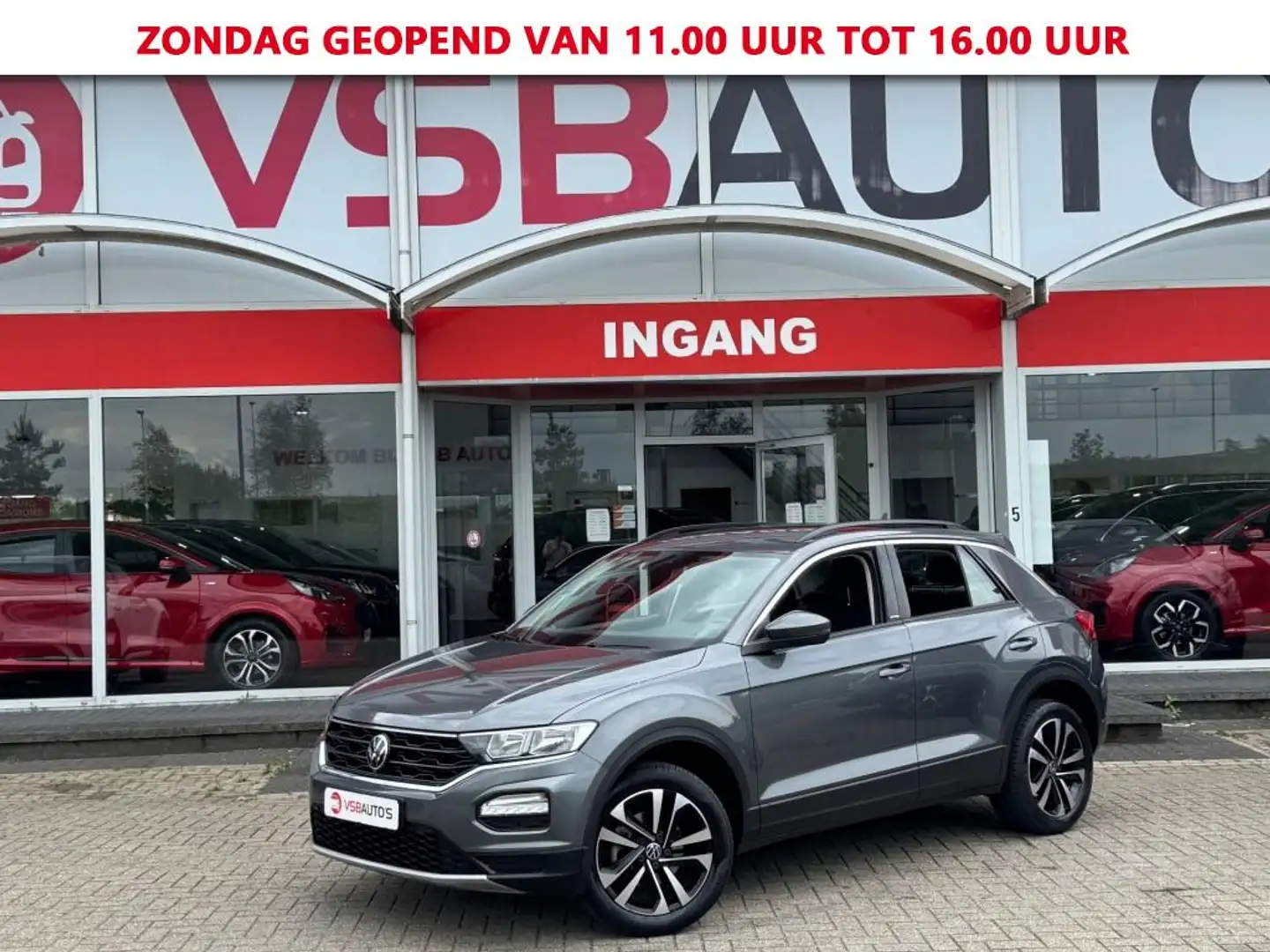 Volkswagen T-Roc 1.0 TSI UNITED 110PK LED NAVI CARPLAY AIRCO LMV PD Grijs - 1